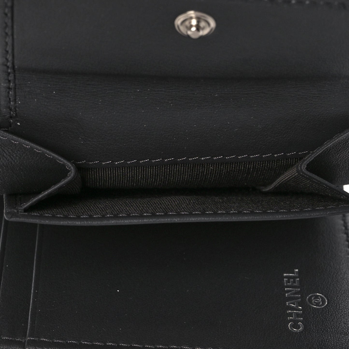 Caviar Quilted Compact Boy Wallet Anthracite
