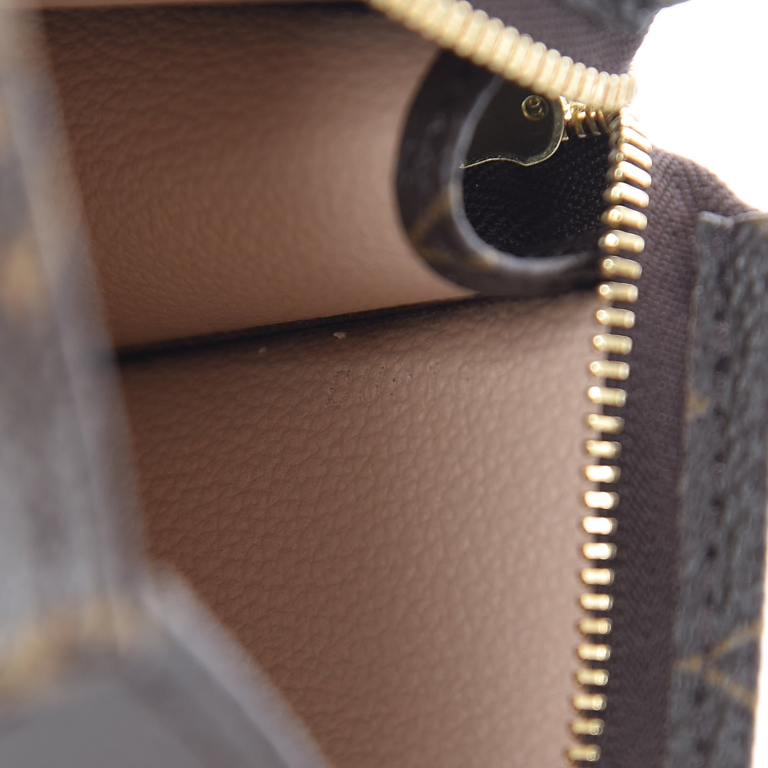 Louis Vuitton Monogram Toiletry Pouch 15 7 of 7