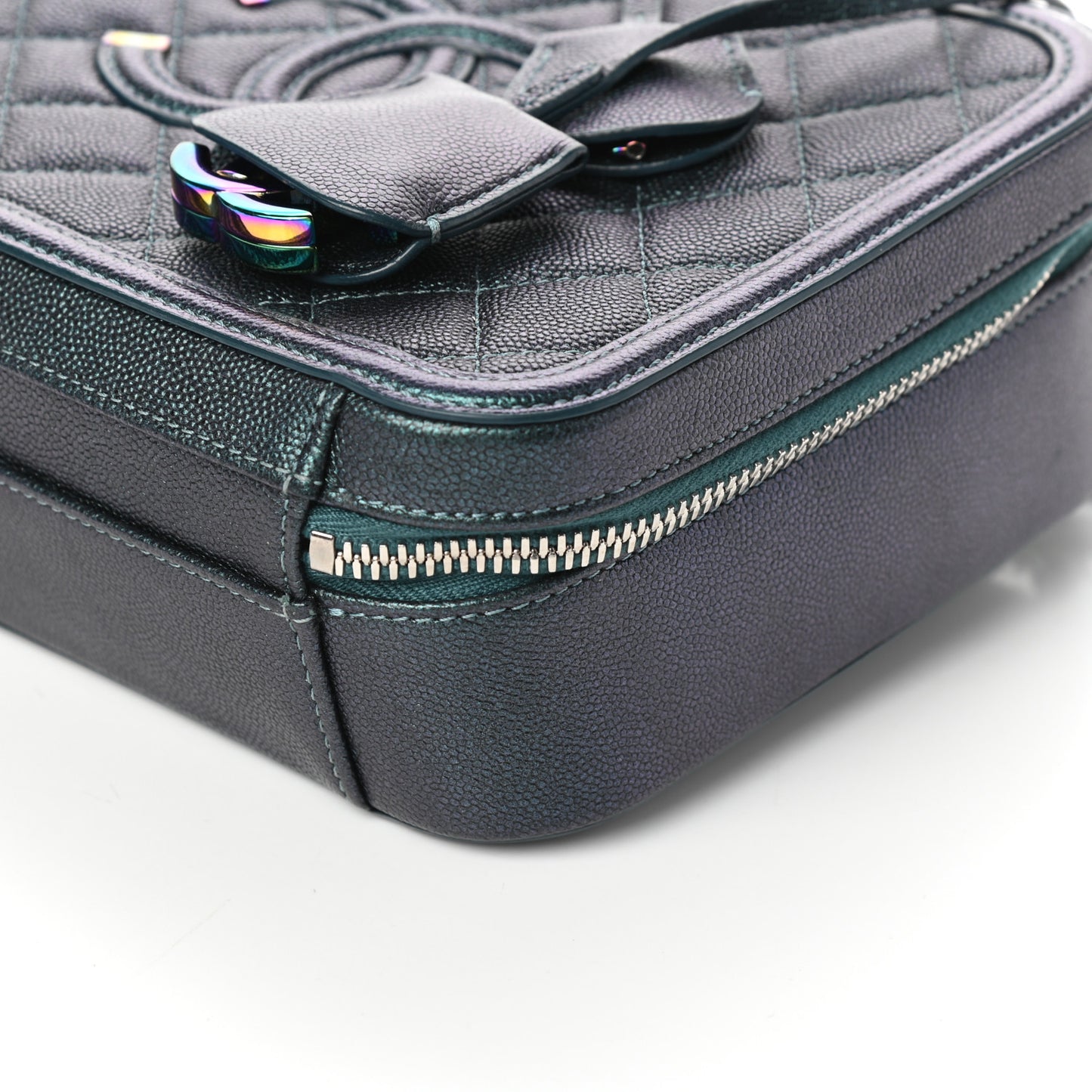 Iridescent Caviar Quilted Medium CC Filigree Vanity Case Dark Turquoise
