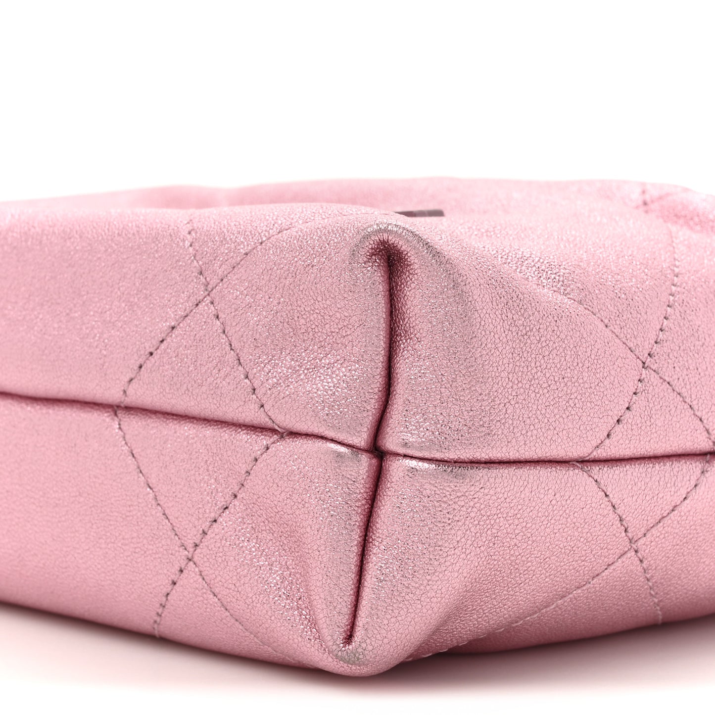 Metallic Lambskin Lacquered Monochrome Quilted Mini Chanel 22 Pink