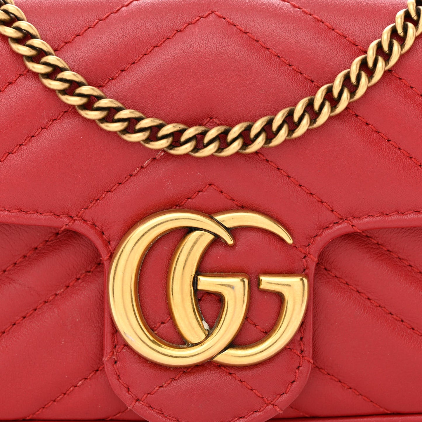 Calfskin Matelasse Super Mini GG Marmont Shoulder Bag Hibiscus Red
