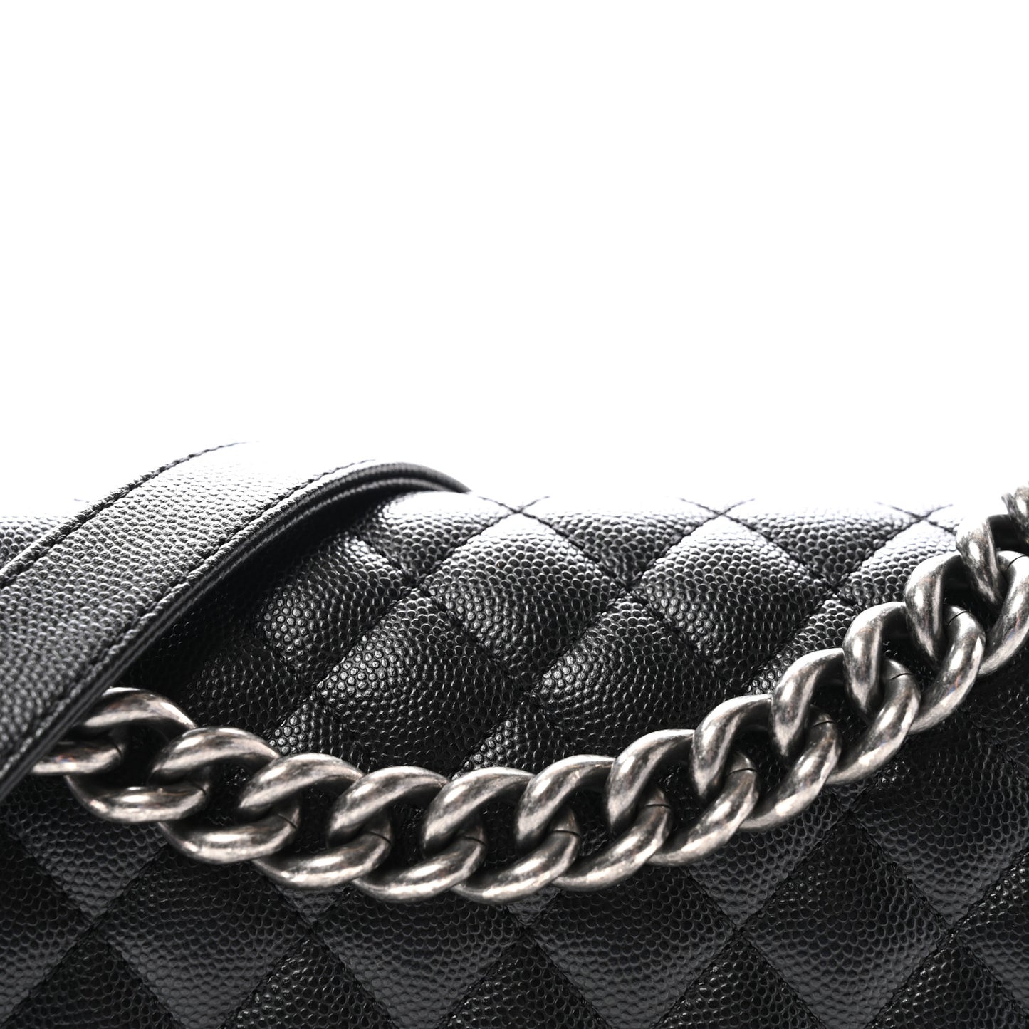 Caviar Quilted Medium Boy Flap Black