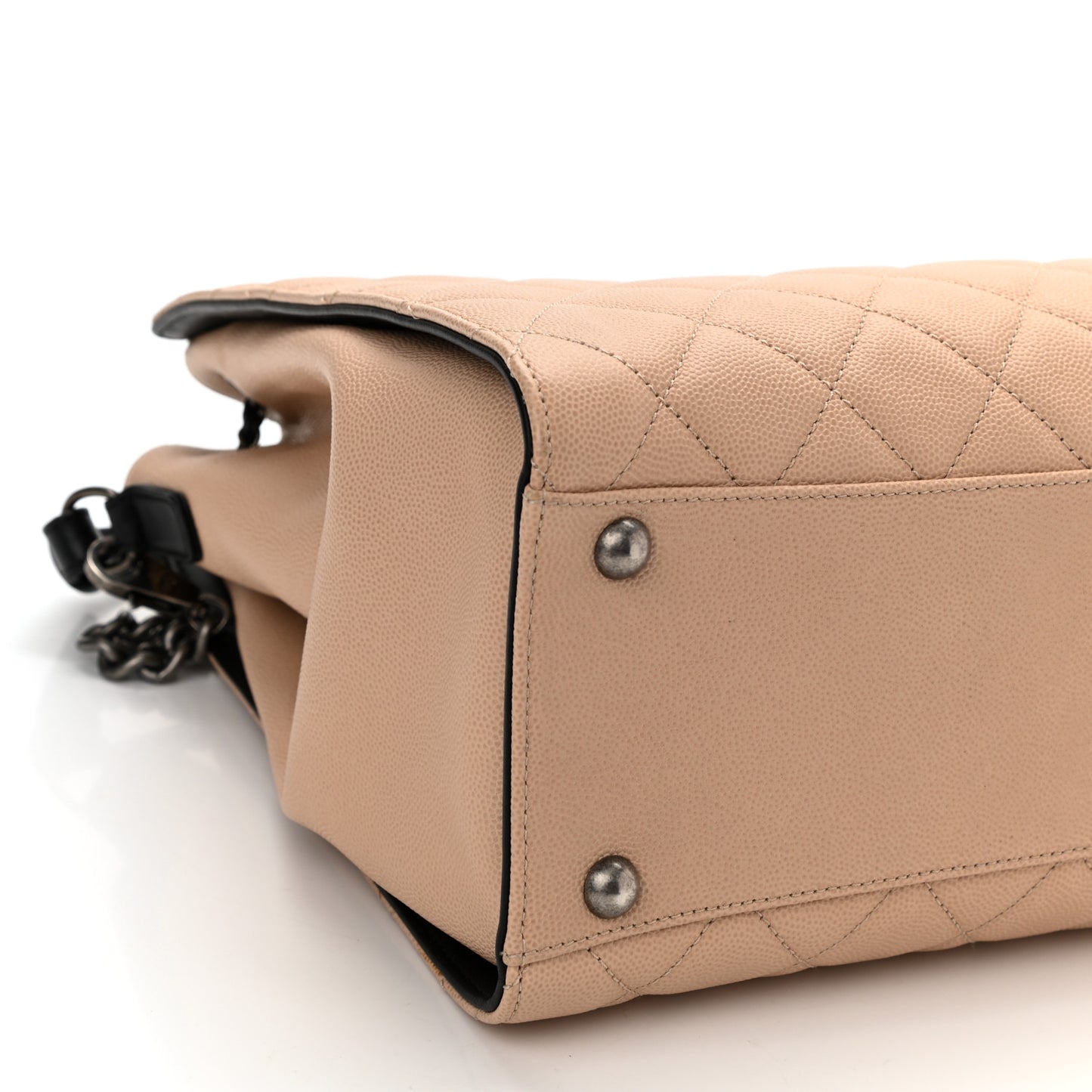 Caviar Quilted Medium CC Bucket Bag Beige