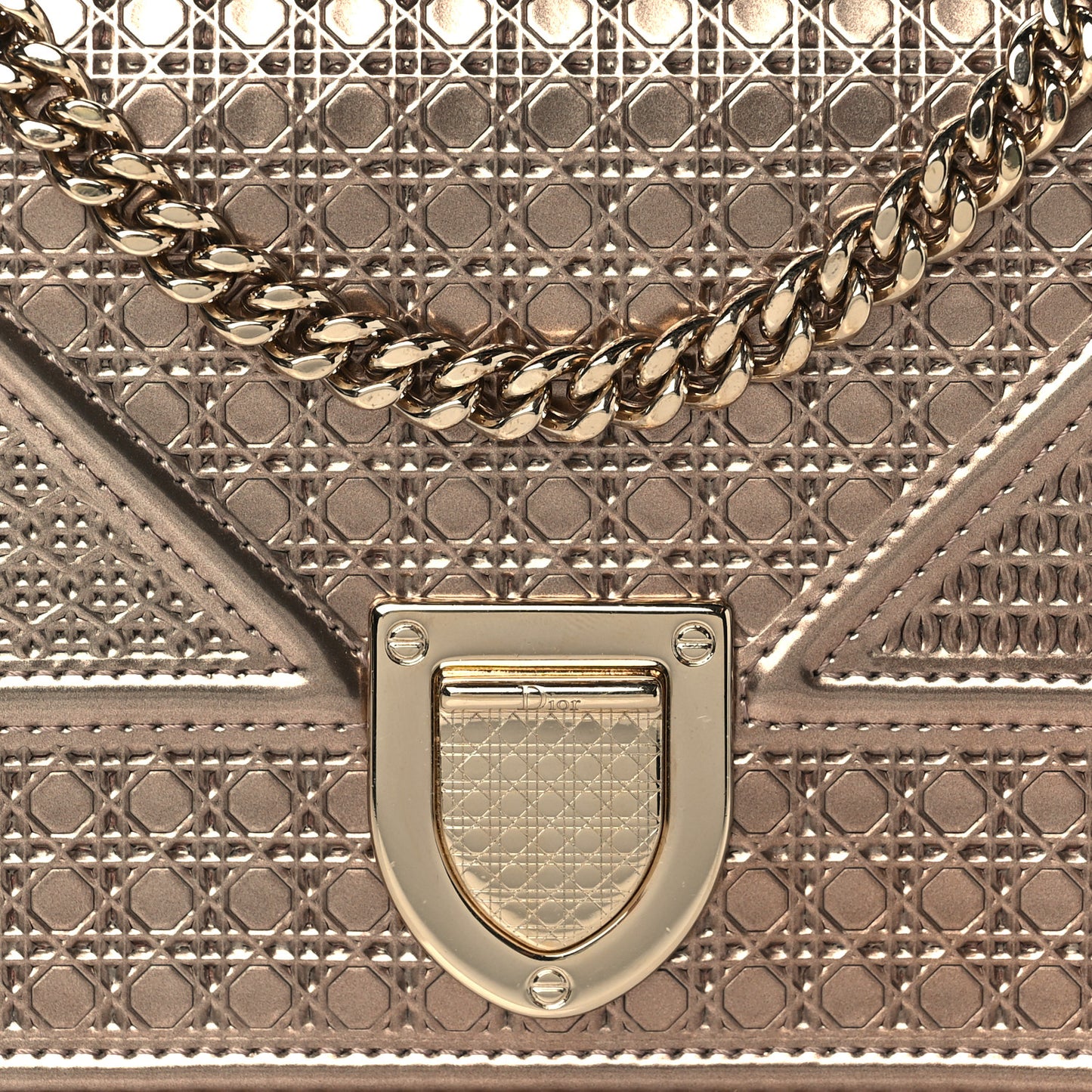 Metallic Patent Micro-Cannage Diorama Croisiere Chain Wallet Champagne