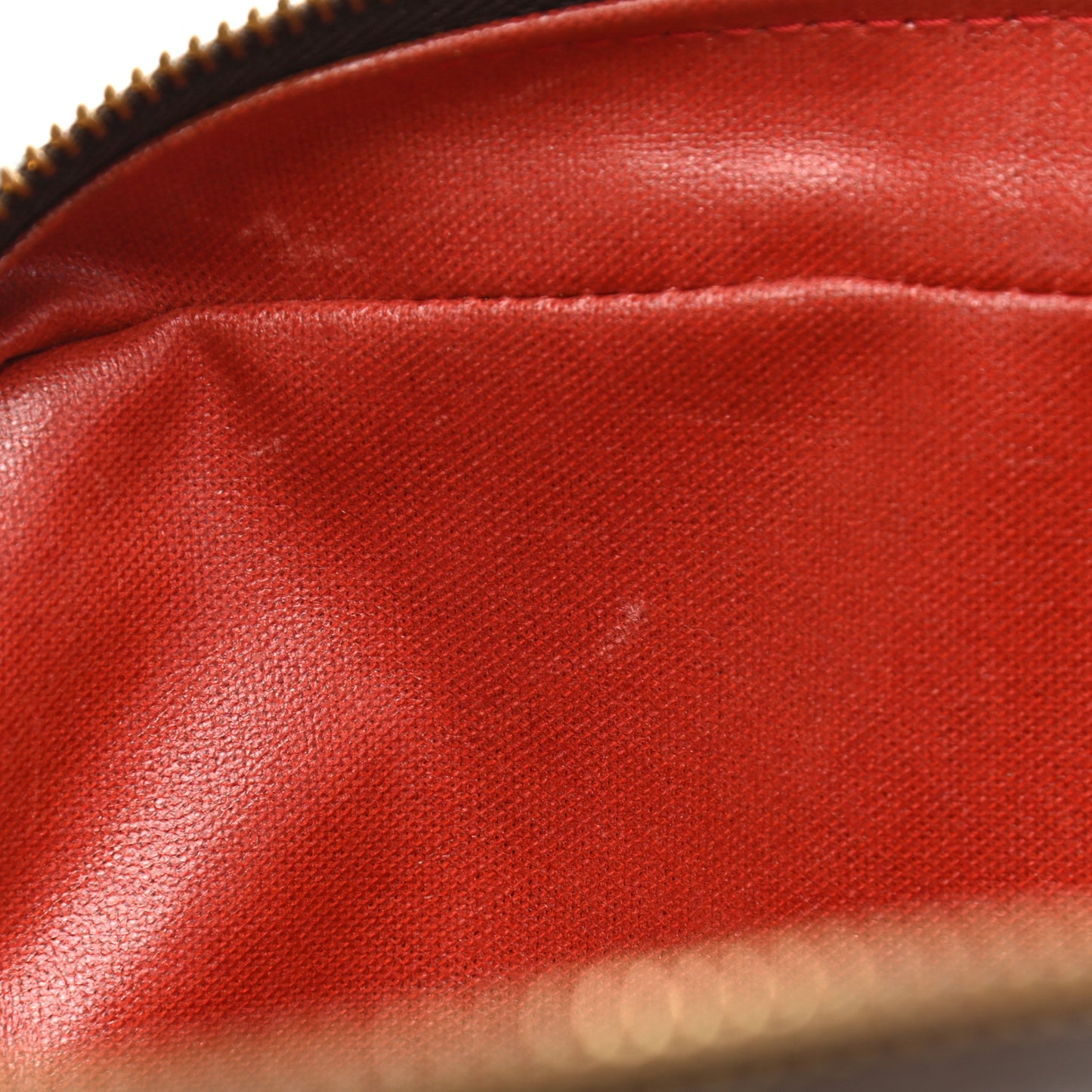 Damier Ebene Trousse Toilette 28