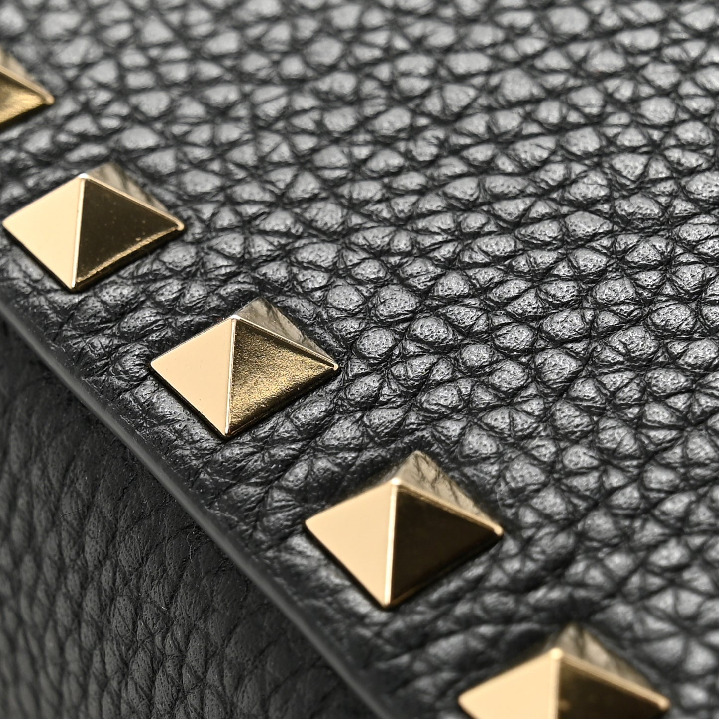 Pebbled Calfskin Rockstud Wristlet Zip Pouch Black