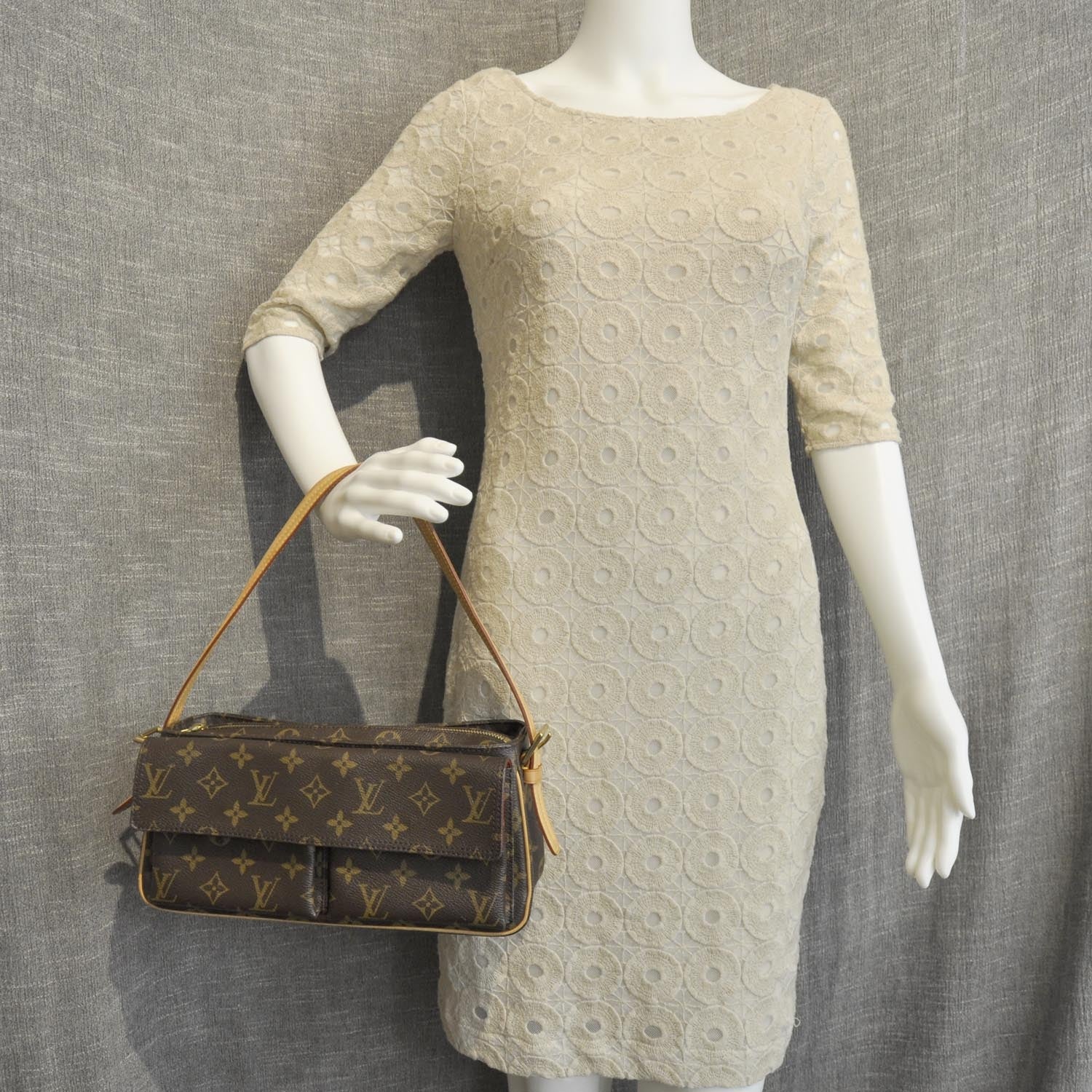Louis Vuitton Monogram Viva-Cite MM 4 of 10