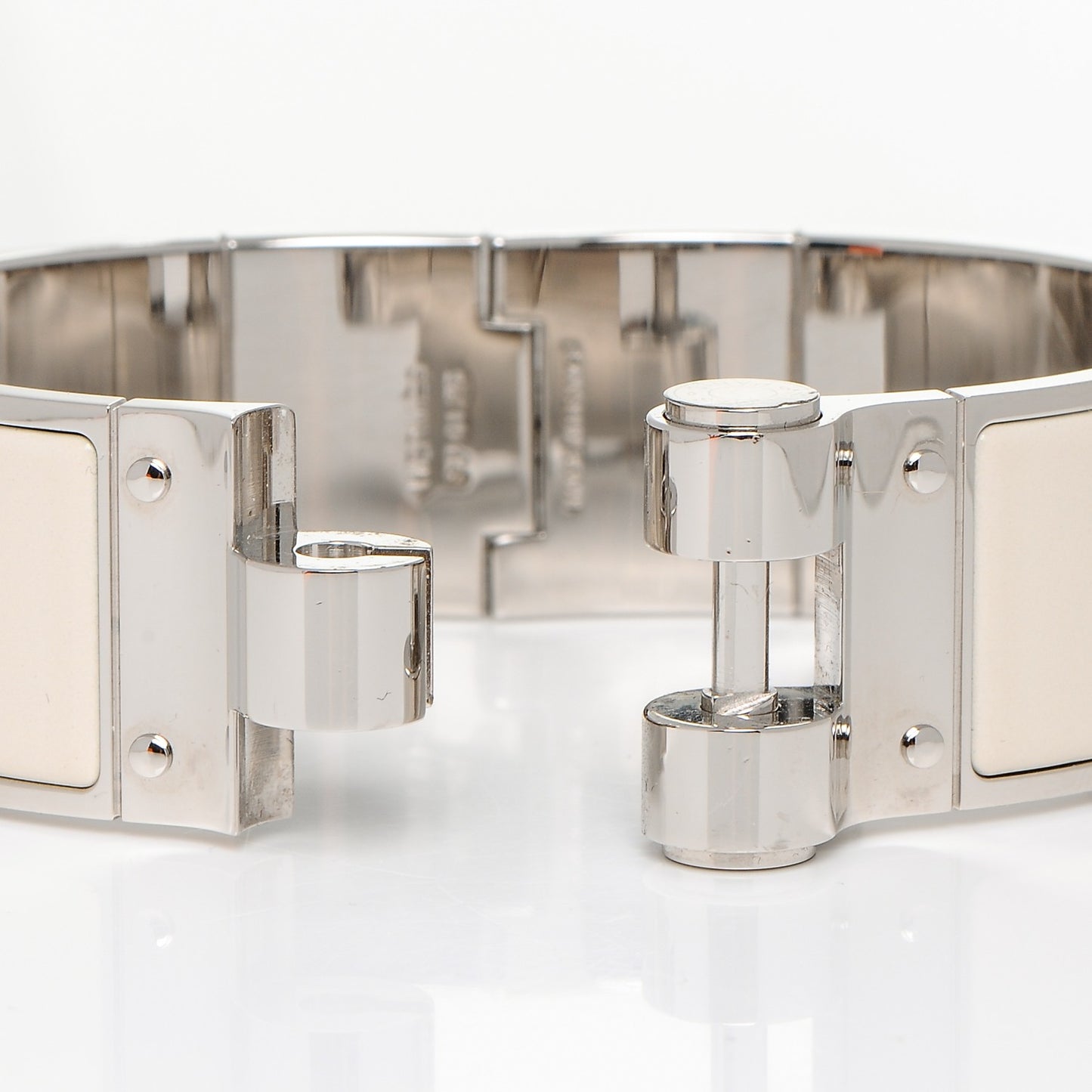 Enamel Wide Hinged Bracelet M Pannacotta