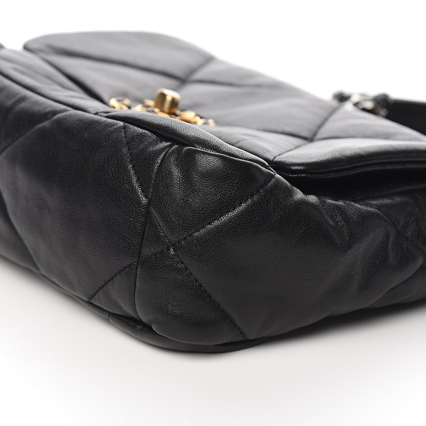 Goatskin Quilted Medium 19 Flap Black