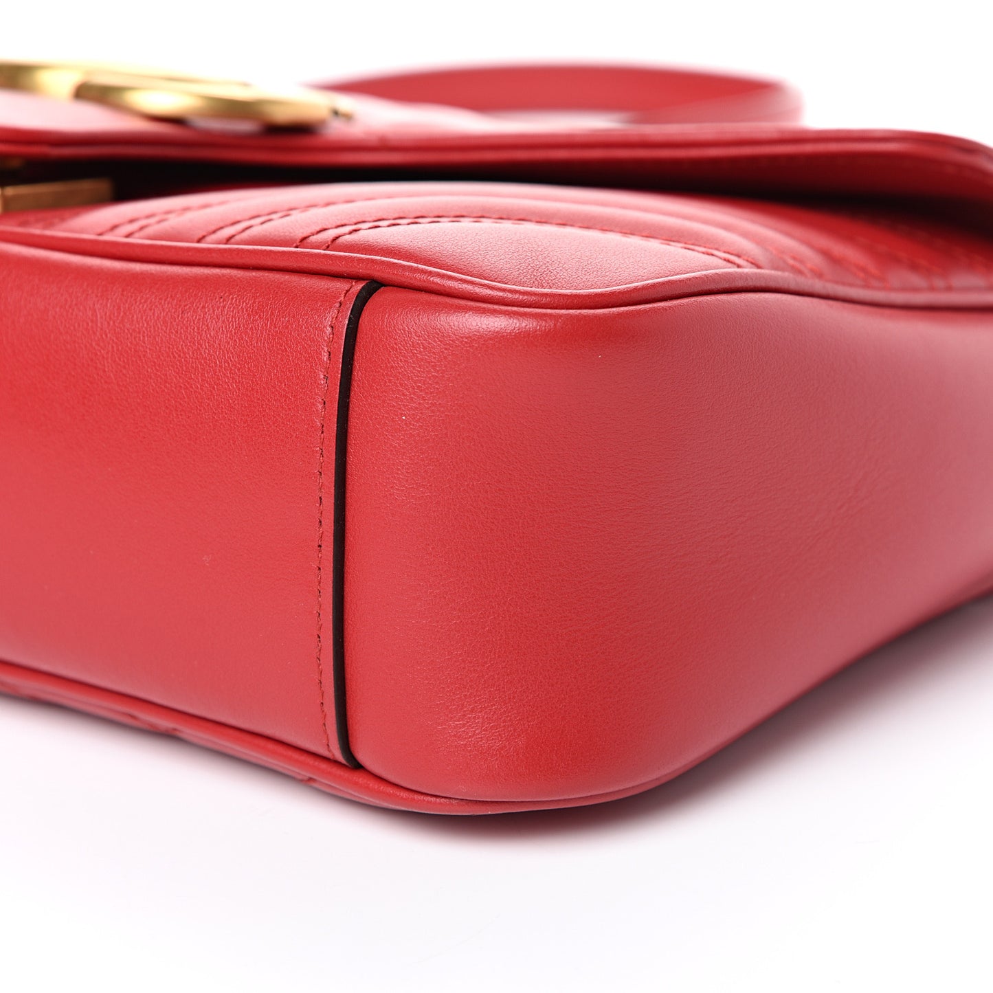 Calfskin Matelasse Small GG Marmont Shoulder Bag Hibiscus Red