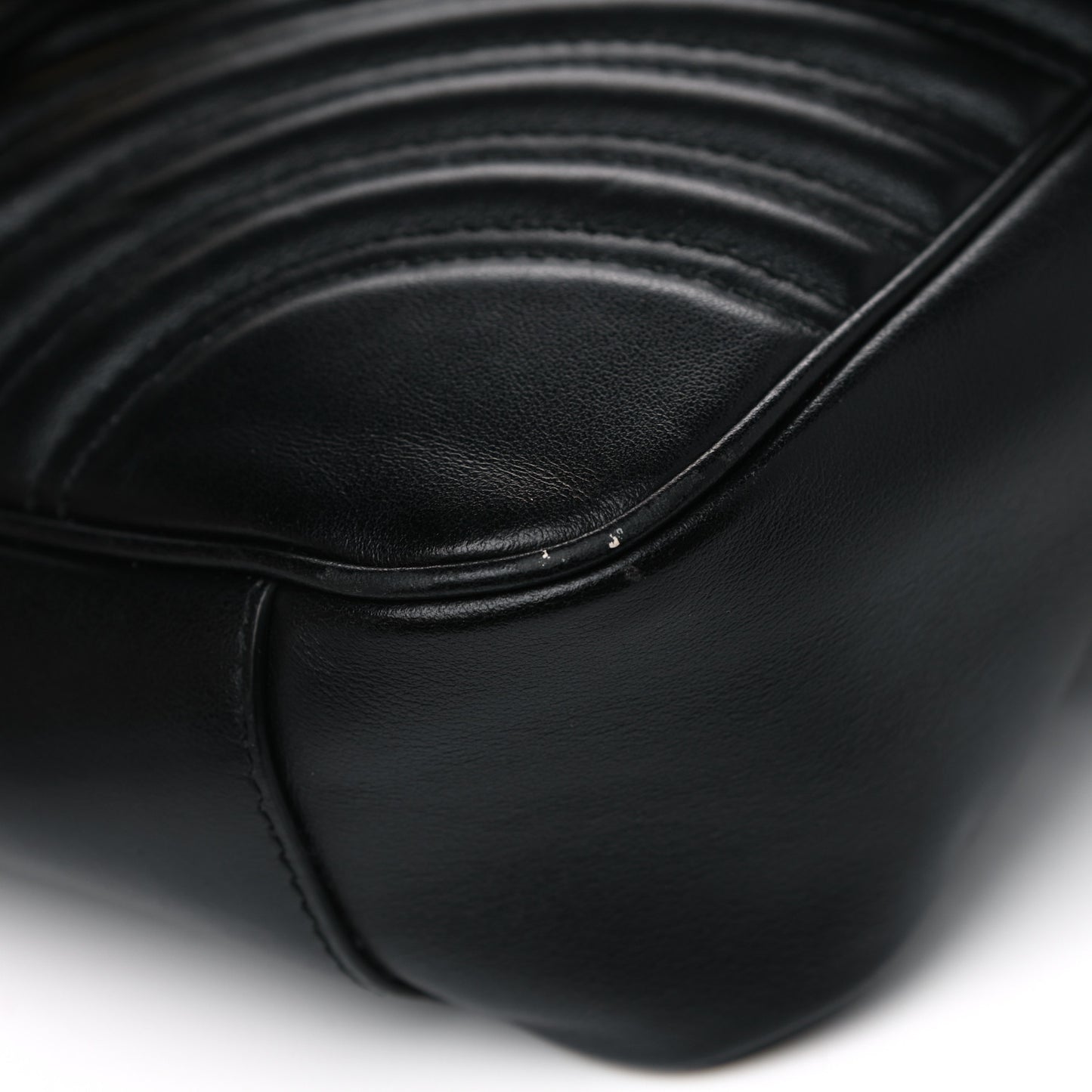 Calfskin Matelasse Medium GG Marmont Shoulder Bag Black