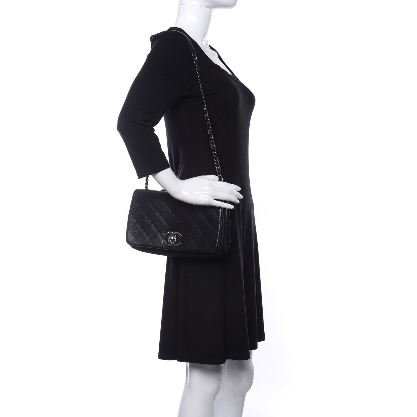 Calfskin Diamond Embossed New Chic Flap Black