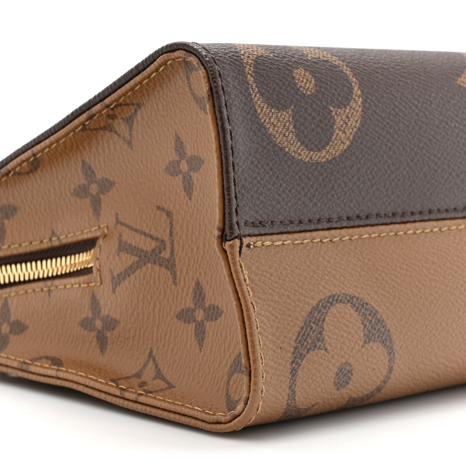 Louis Vuitton Reverse Monogram Giant OnTheGo East West 9 of 9