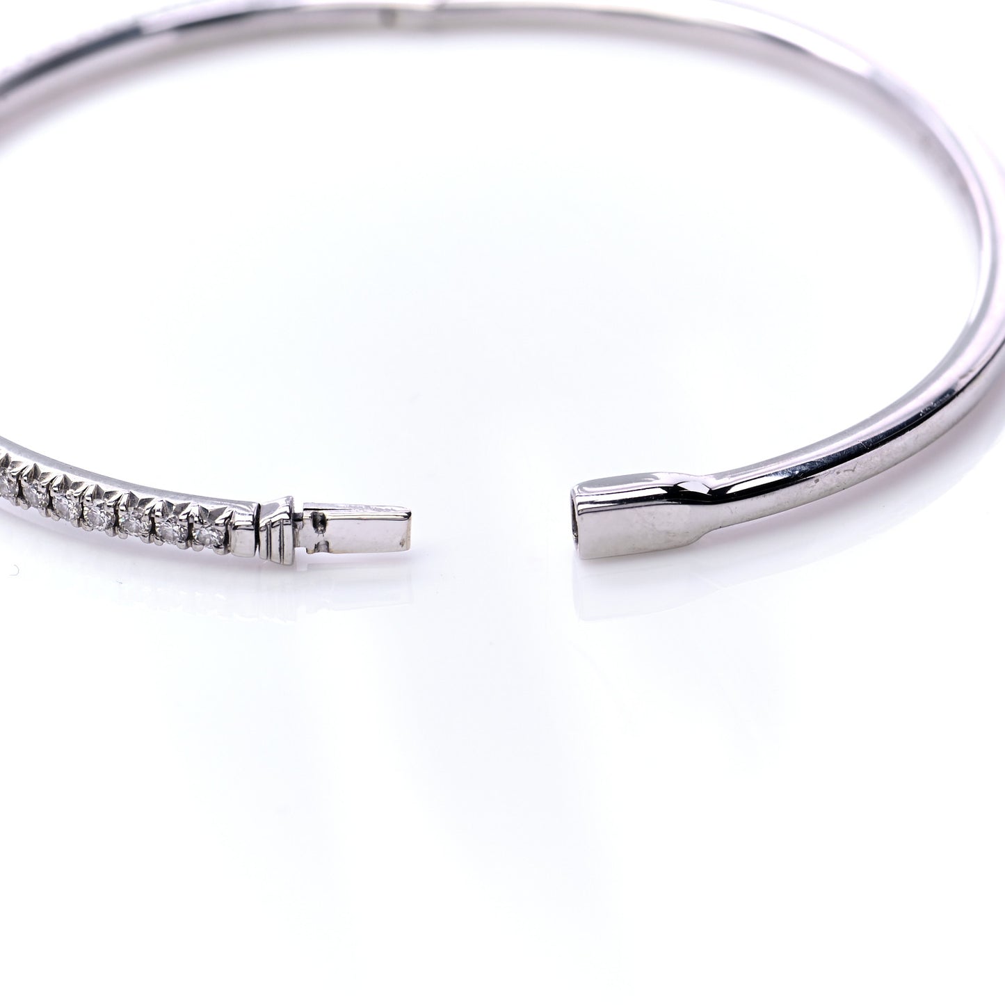 18K White Gold Diamond Metro Bangle Bracelet
