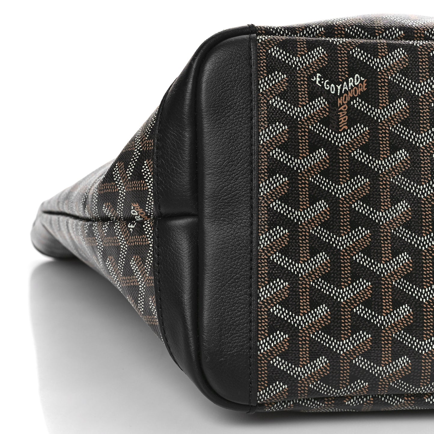 Goyardine Artois MM Black