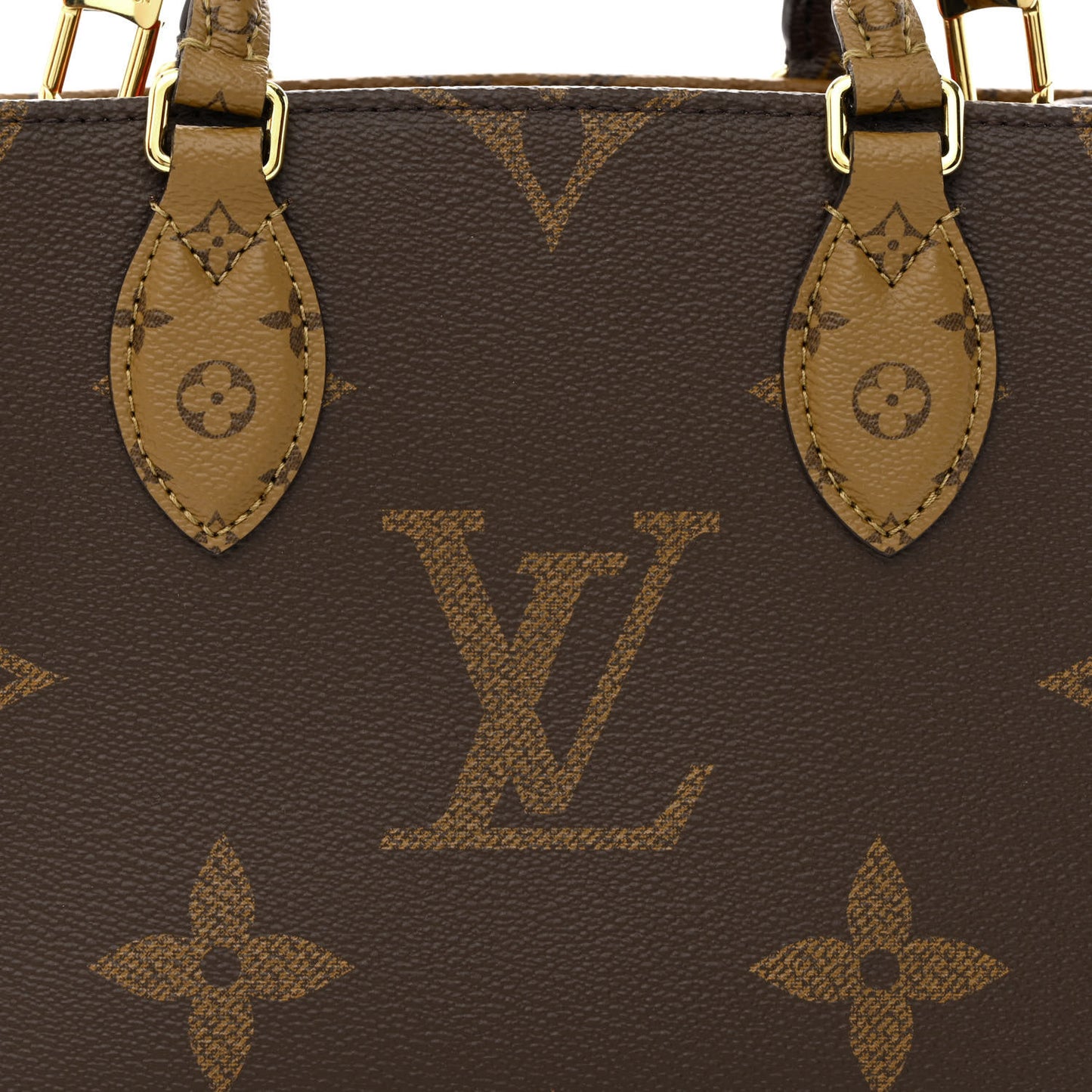 Reverse Monogram Giant Onthego PM
