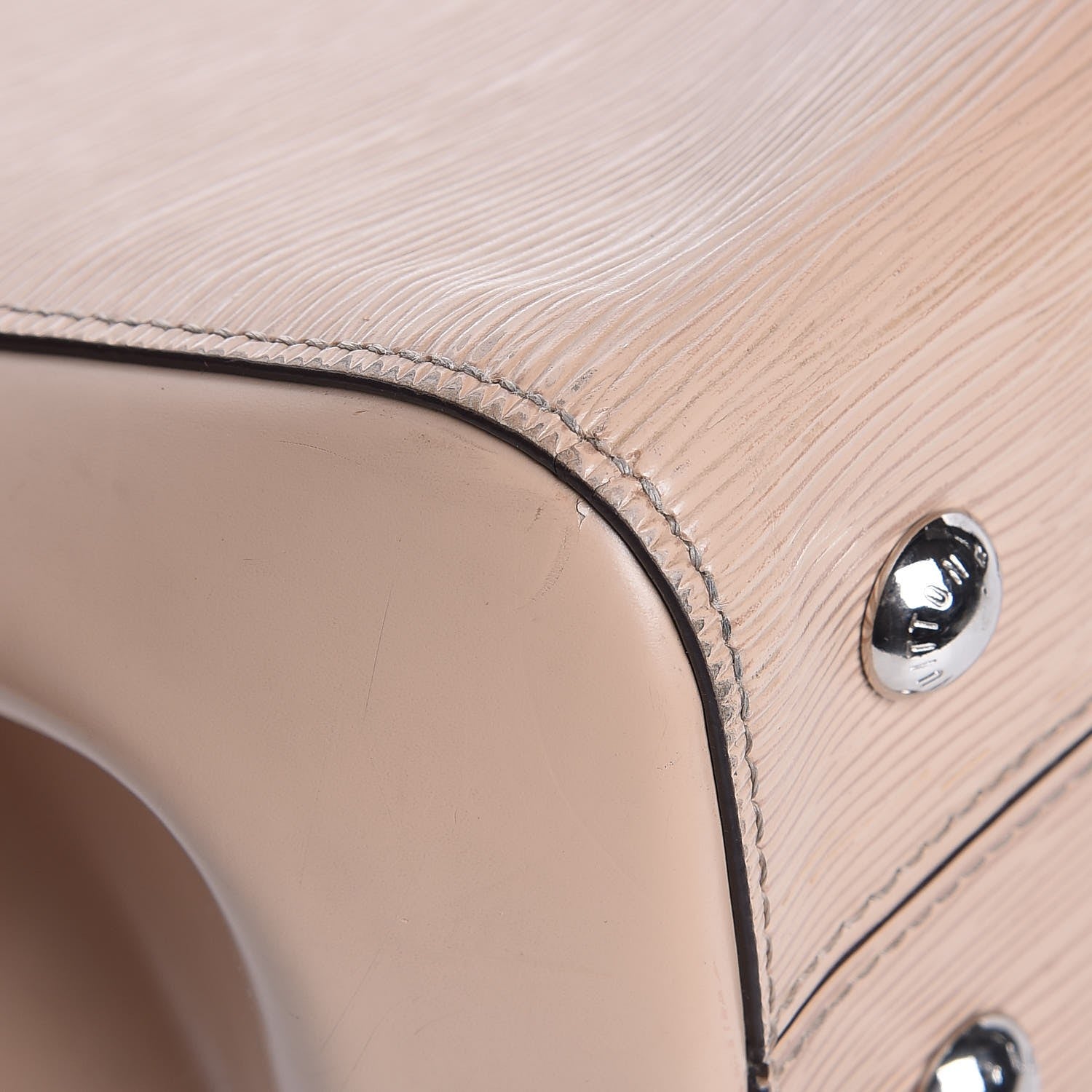 Louis Vuitton Epi Cluny MM Dune 20 of 22