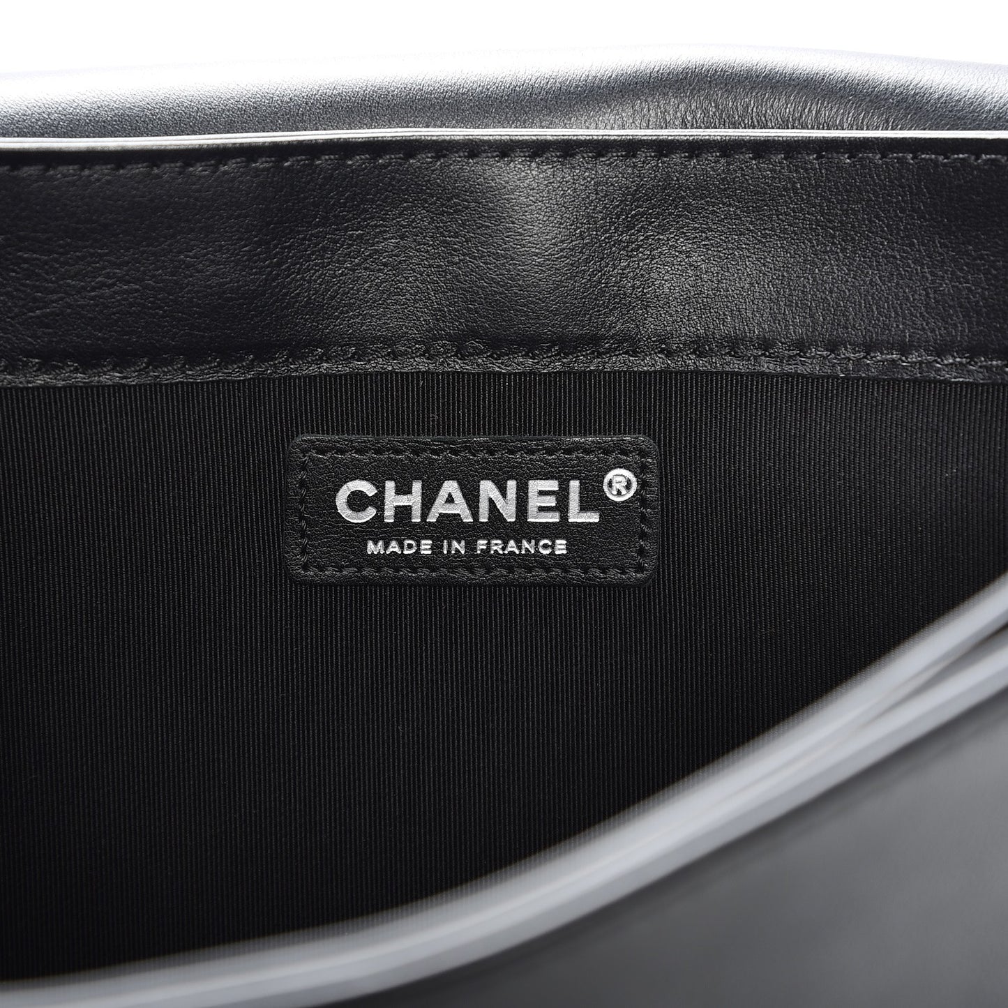 Calfskin Enchained Medium Boy Flap Black