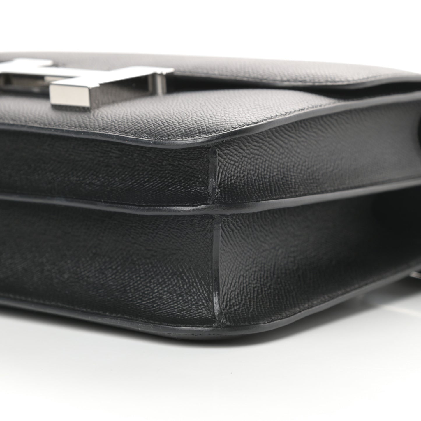 Epsom Constance 24 Black
