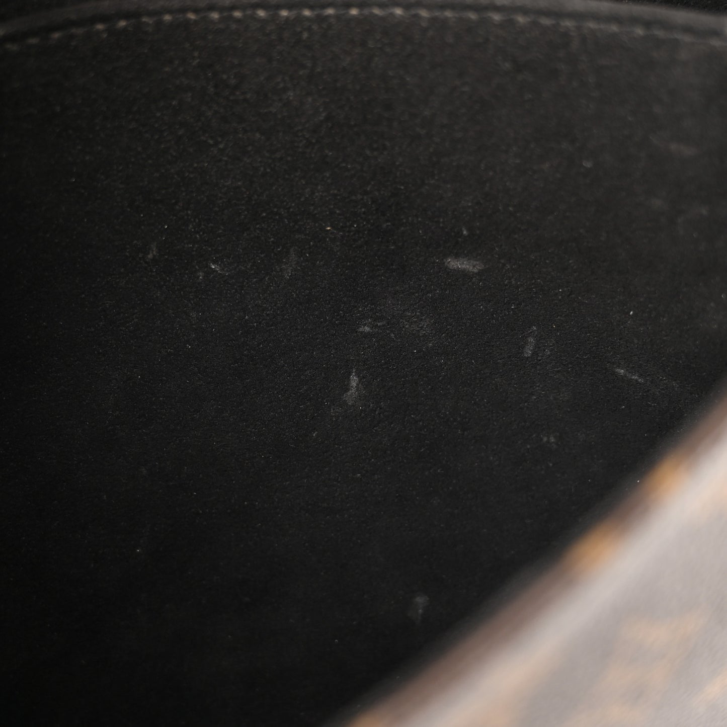 Reverse Monogram Pochette Metis