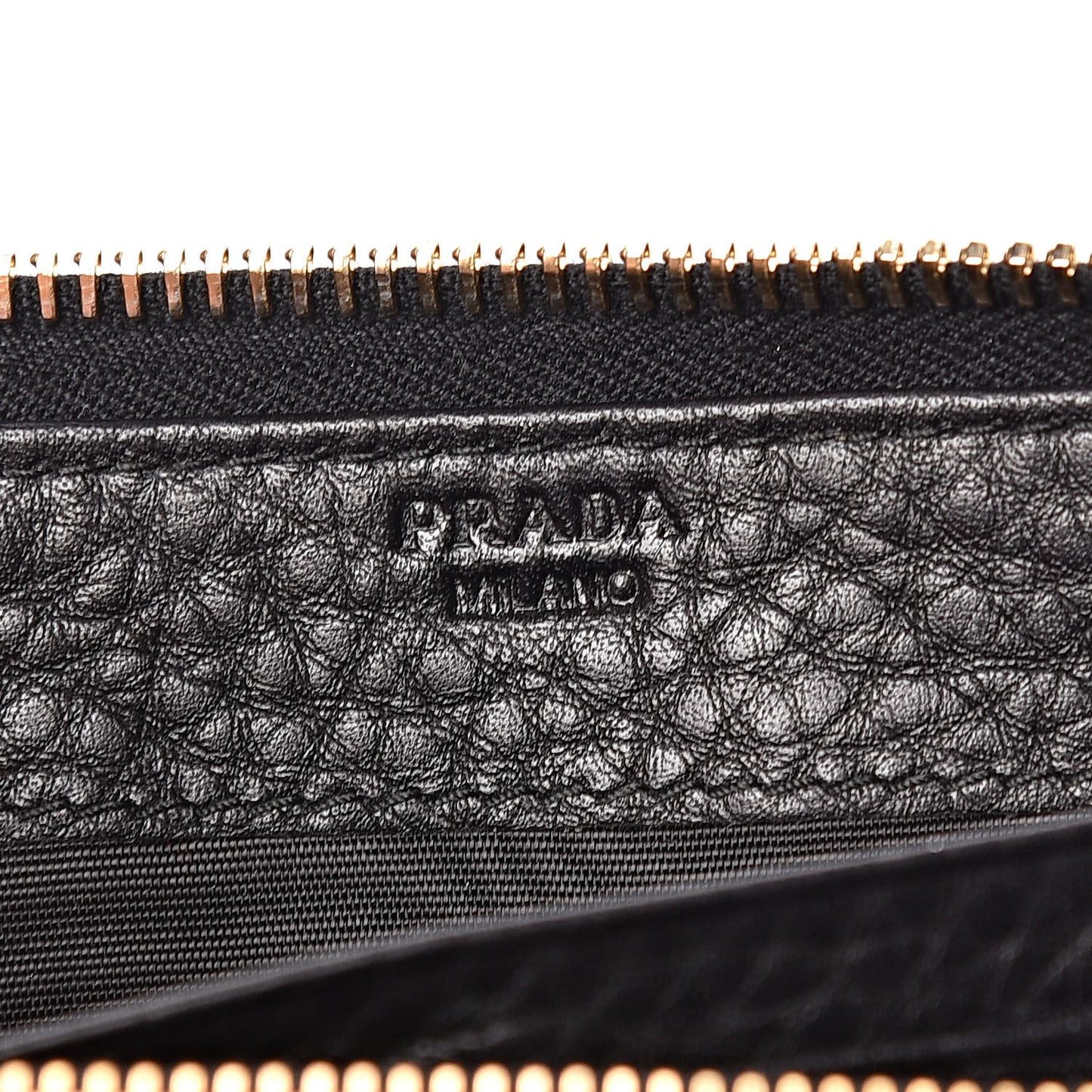 Vitello Daino Zip Around Wallet Nero Black