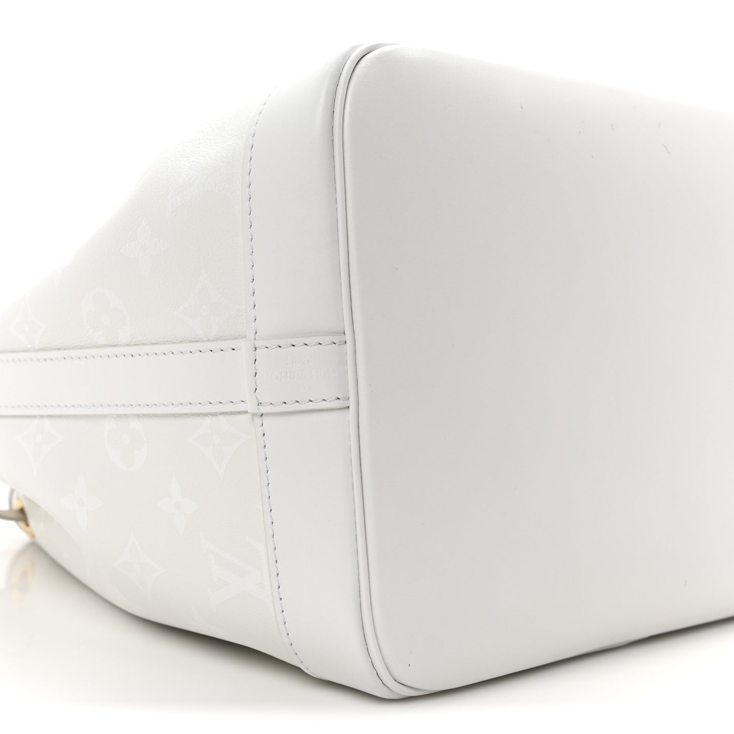 X SUN YITIAN Calfskin Monogram Petit Noe White