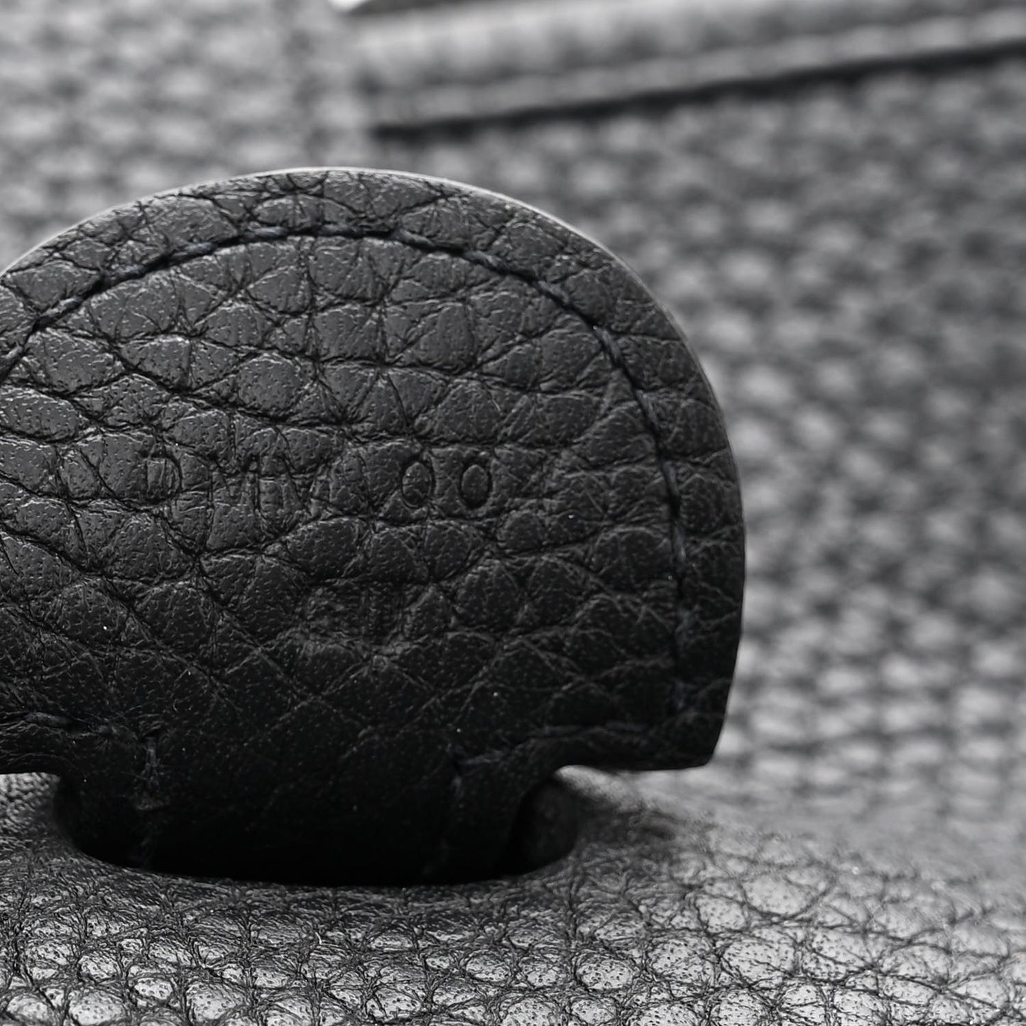 Taurillon Clemence Evelyne III PM Black