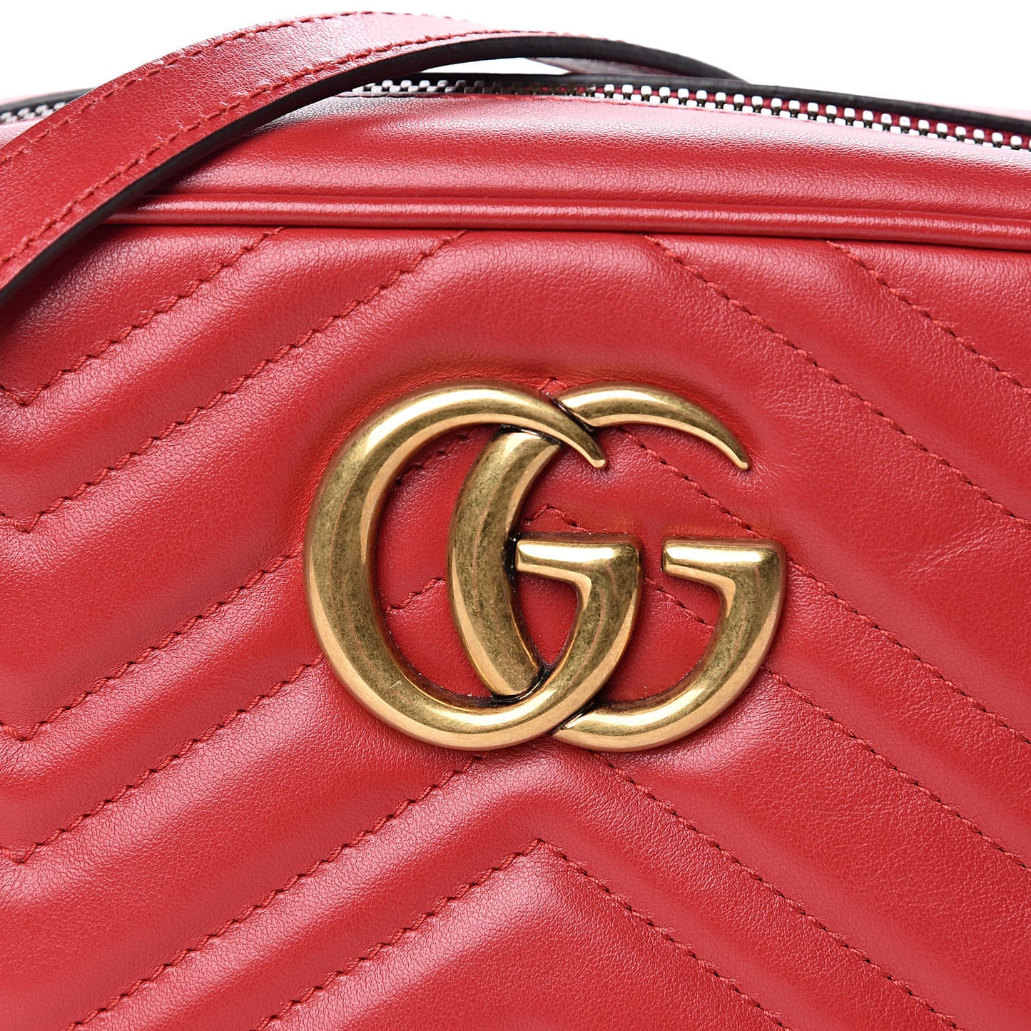 Calfskin Matelasse Small GG Marmont Chain Shoulder Bag Hibiscus Red