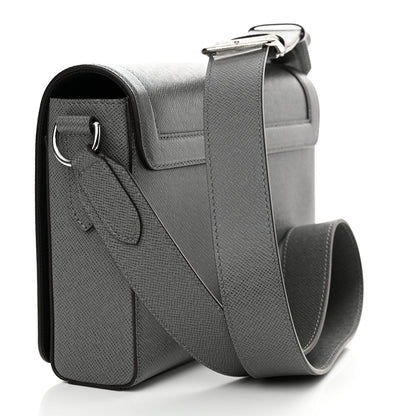 Louis Vuitton Taiga New Flap Messenger Gris 3 of 10