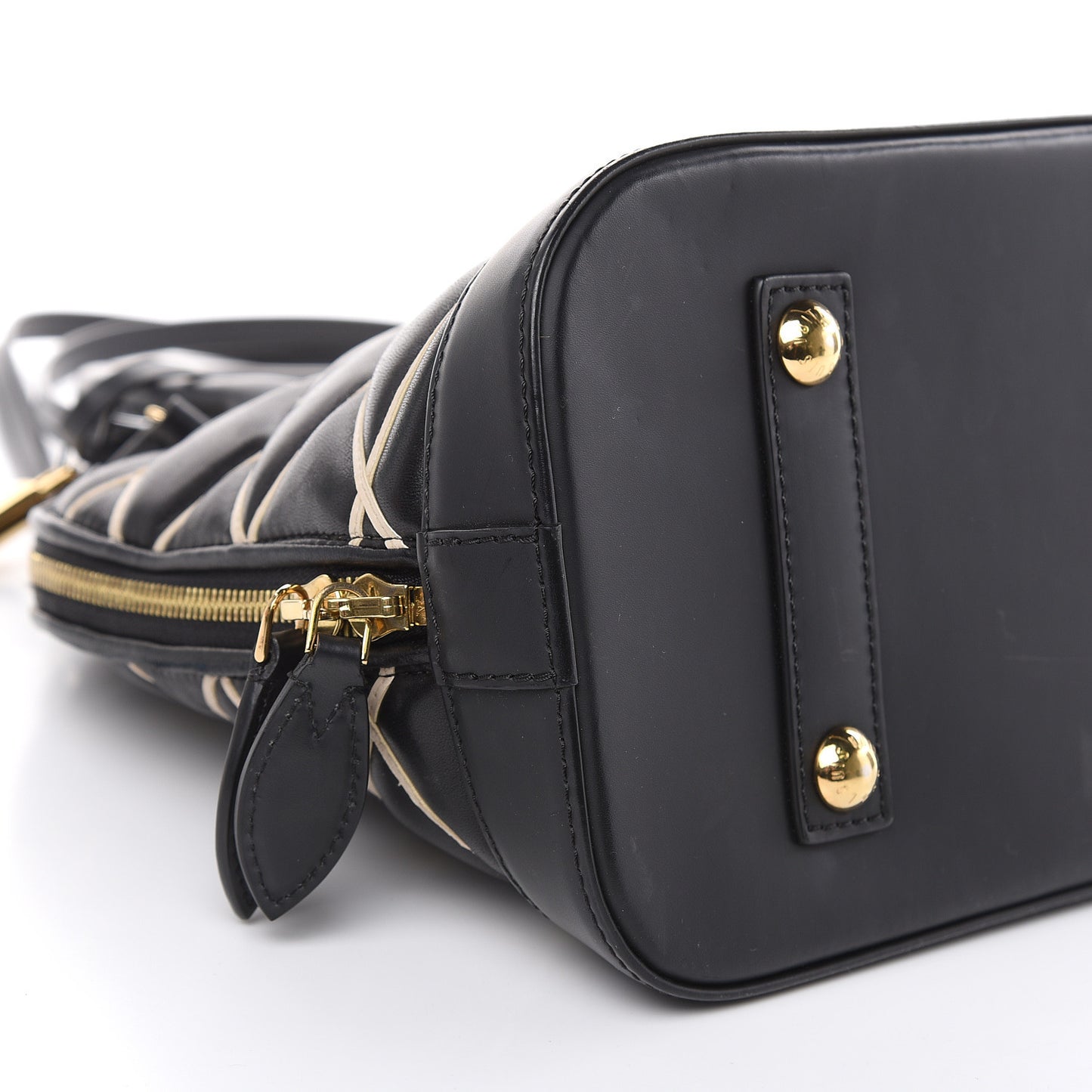 Lambskin Malletage Alma PM Black