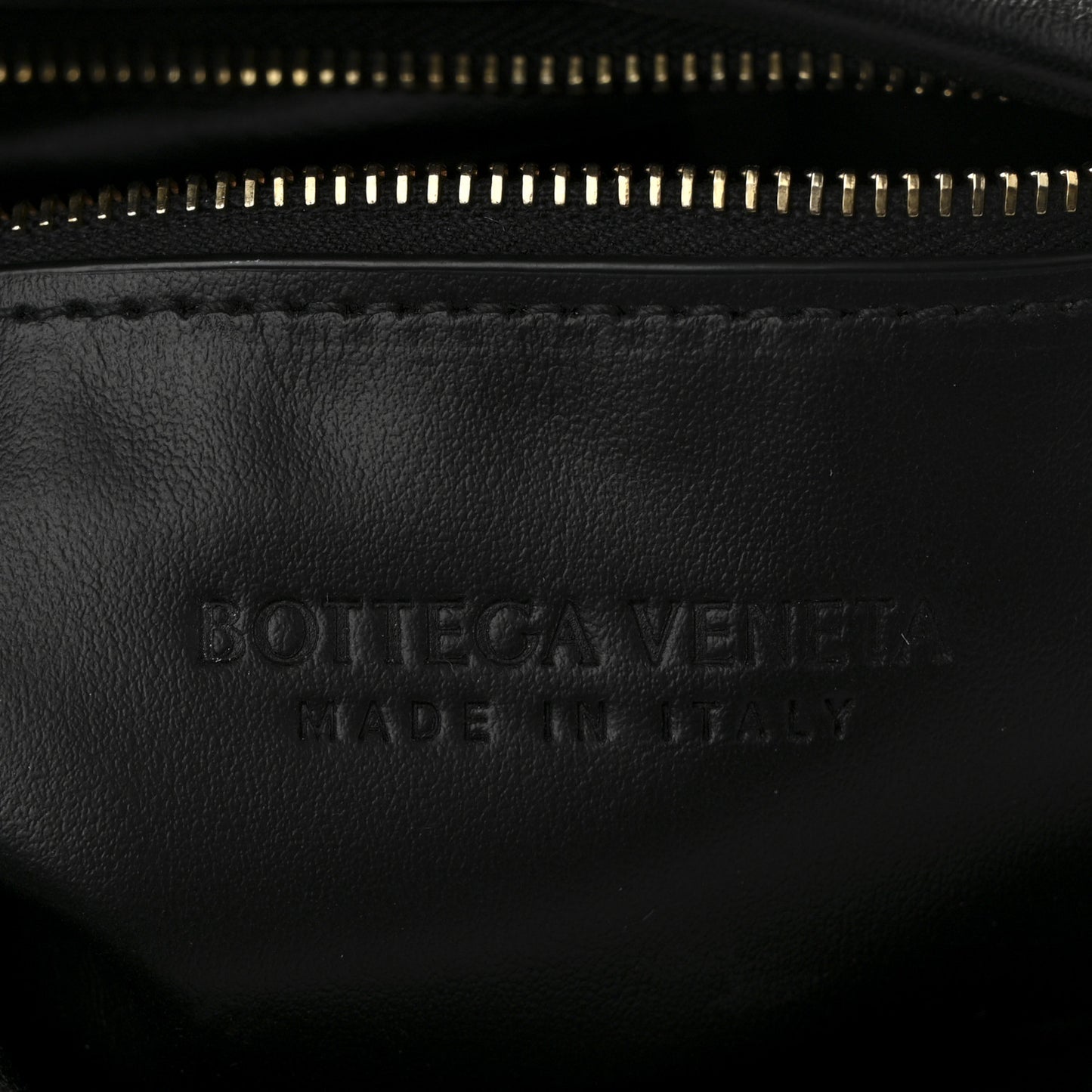 Calfskin Intrecciato Small Hop Black
