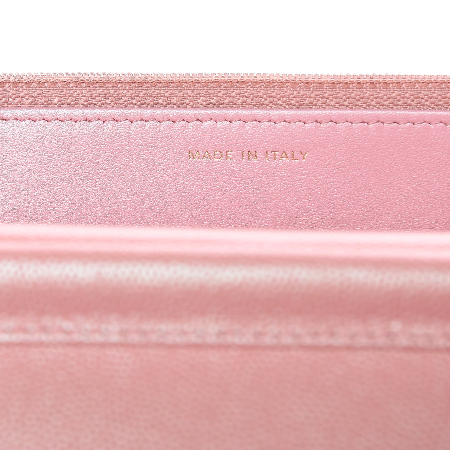 Iridescent Caviar Quilted Wallet on Chain WOC Pink