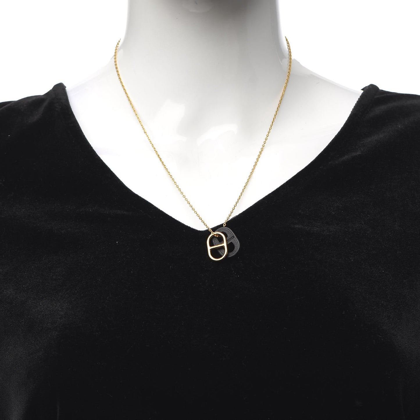 Swift O'Maillon Pendant Necklace Black