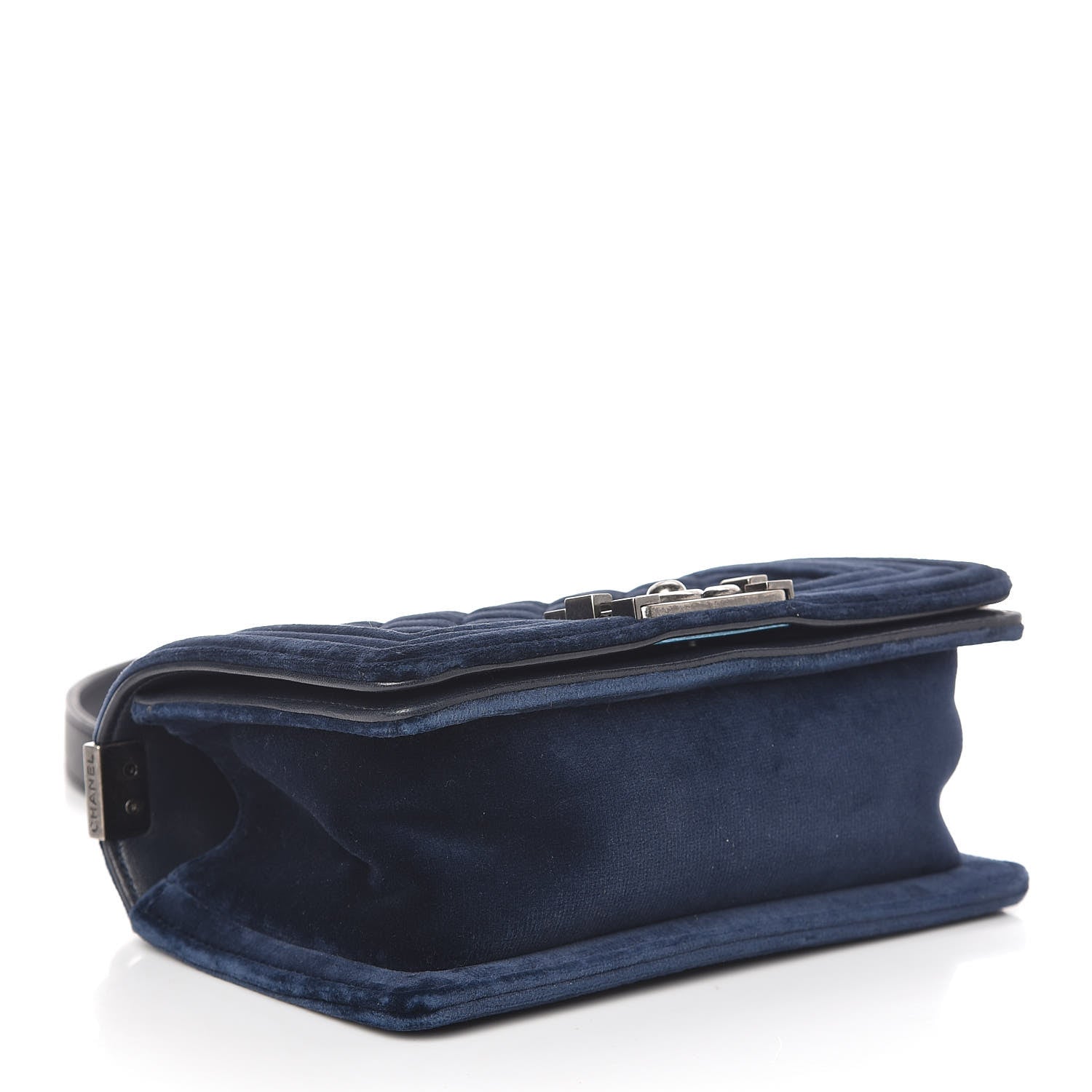 Chanel Velvet Quilted Small Boy Flap Marine Fonce 4 of 17