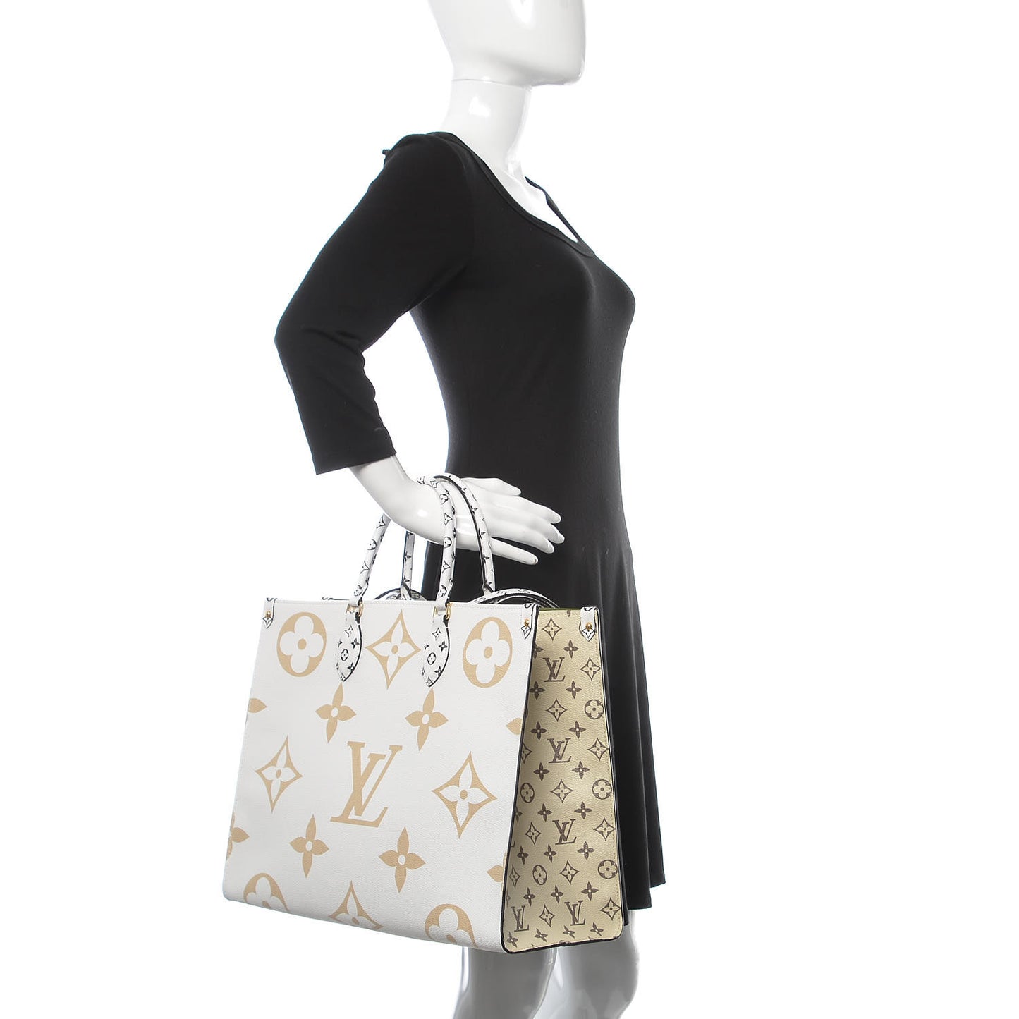 Monogram Giant Onthego GM Kaki Beige