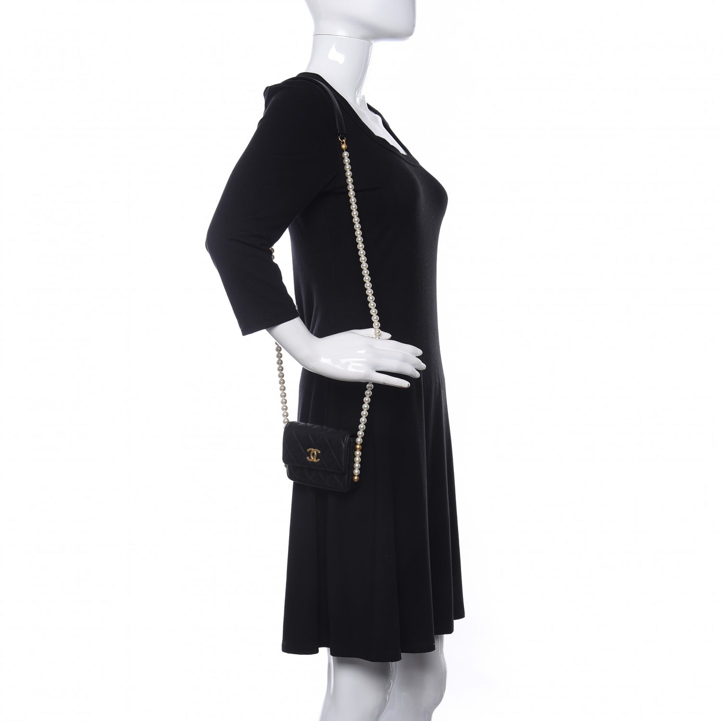 Calfskin Quilted About Pearls Card Holder Flap With Chain Black