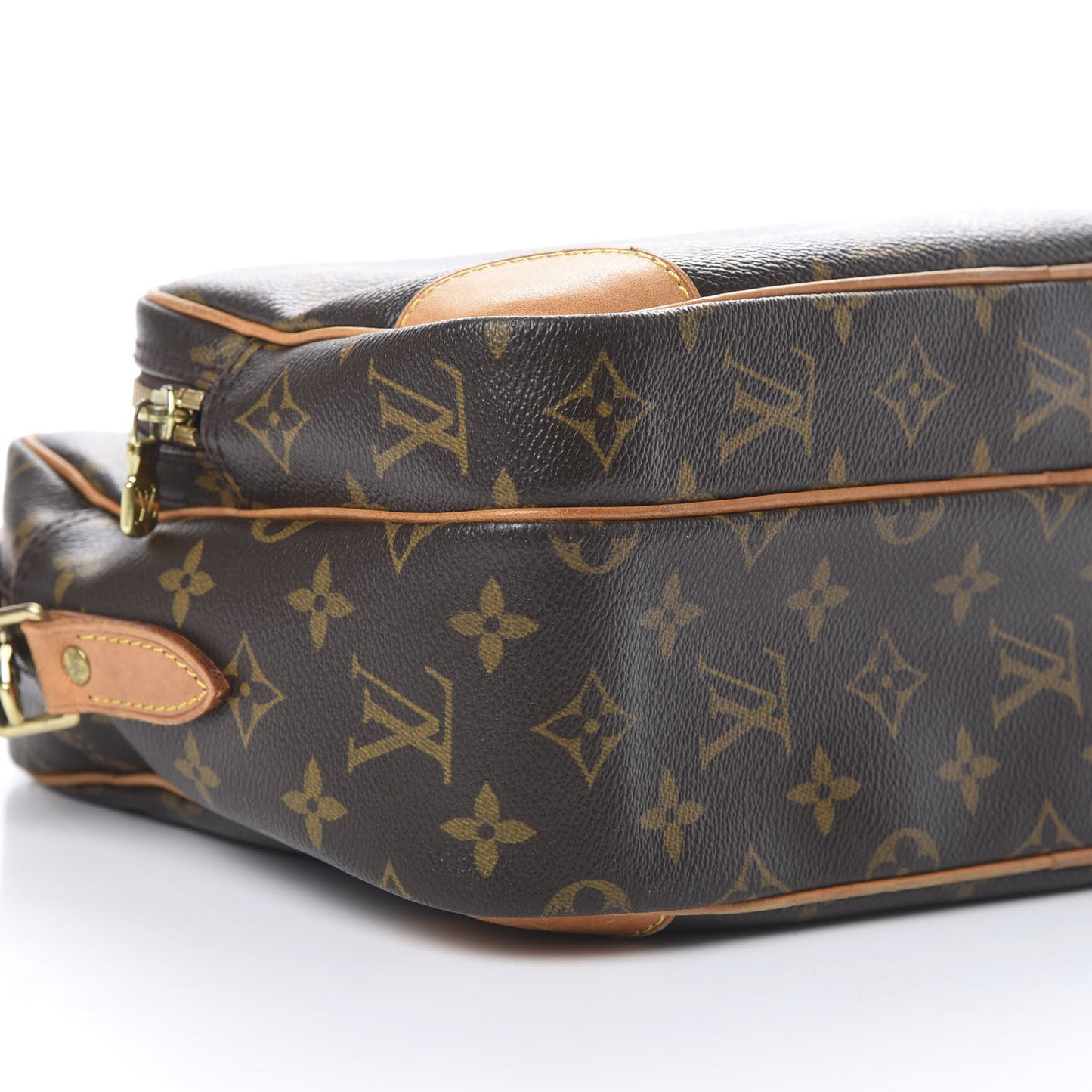Monogram Nil 28