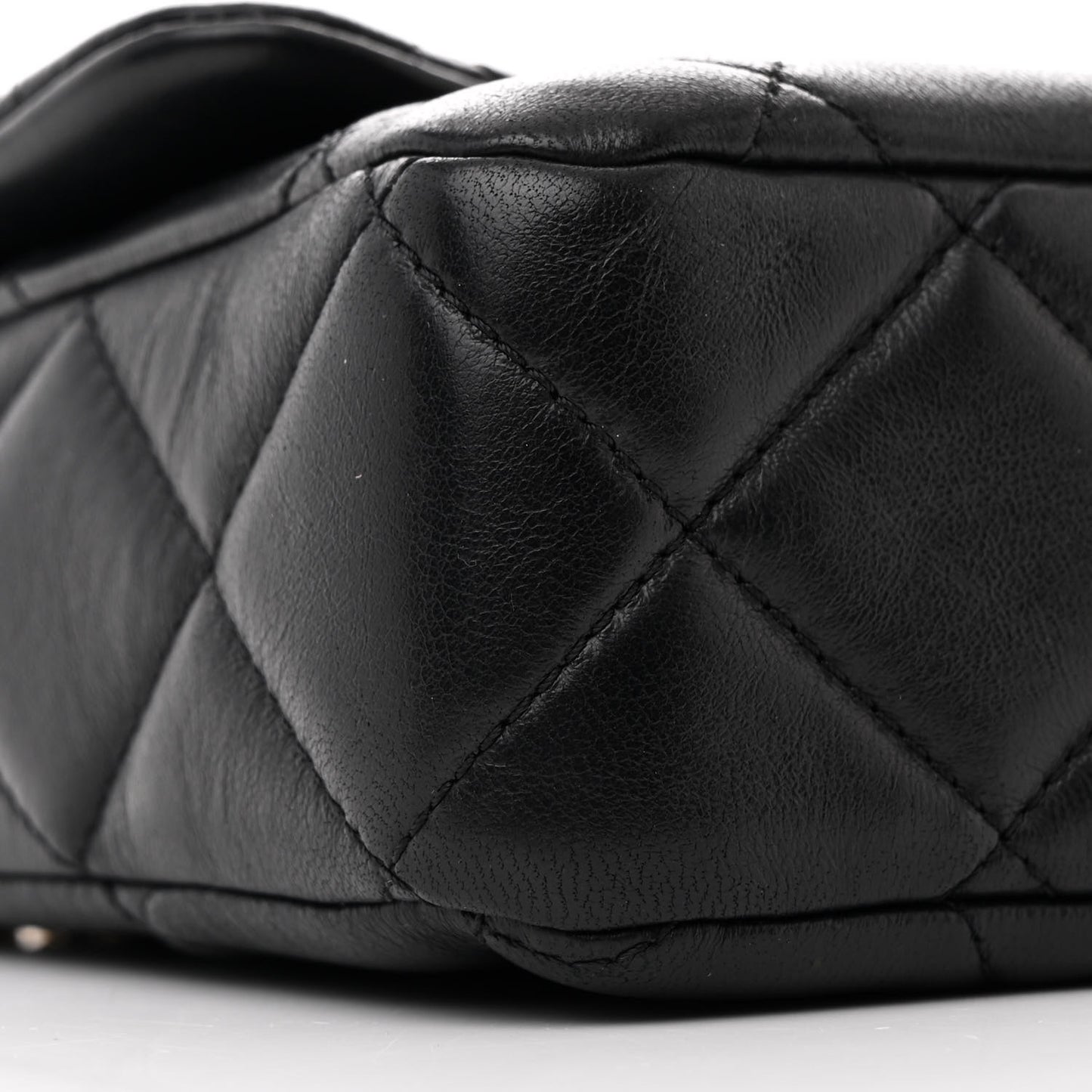 Lambskin Enamel Quilted Pending CC Medium Flap Black