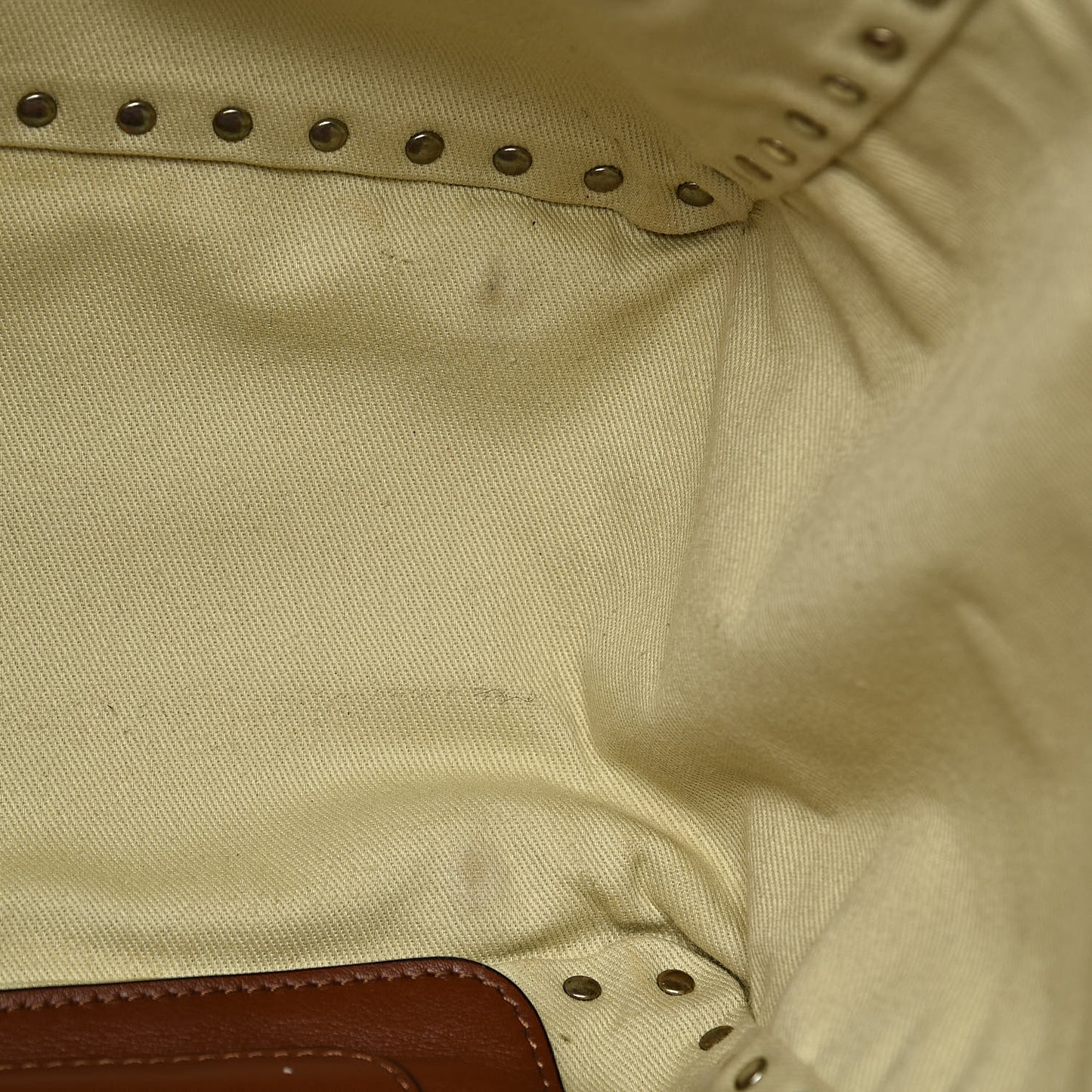 Vitello Medium Rockstud Tote Camel