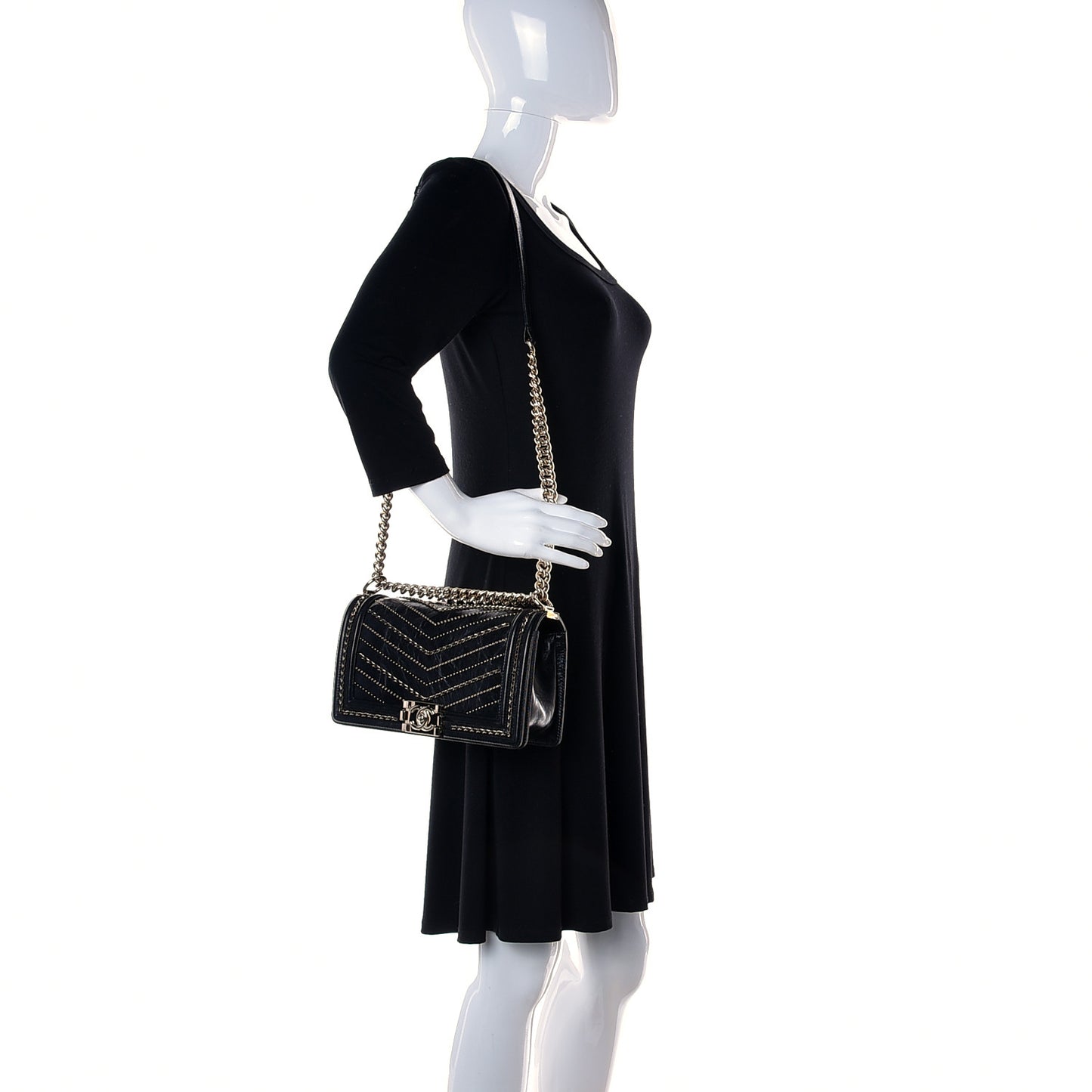 Crumpled Calfskin Chevron Chain Medium Boy Flap Black