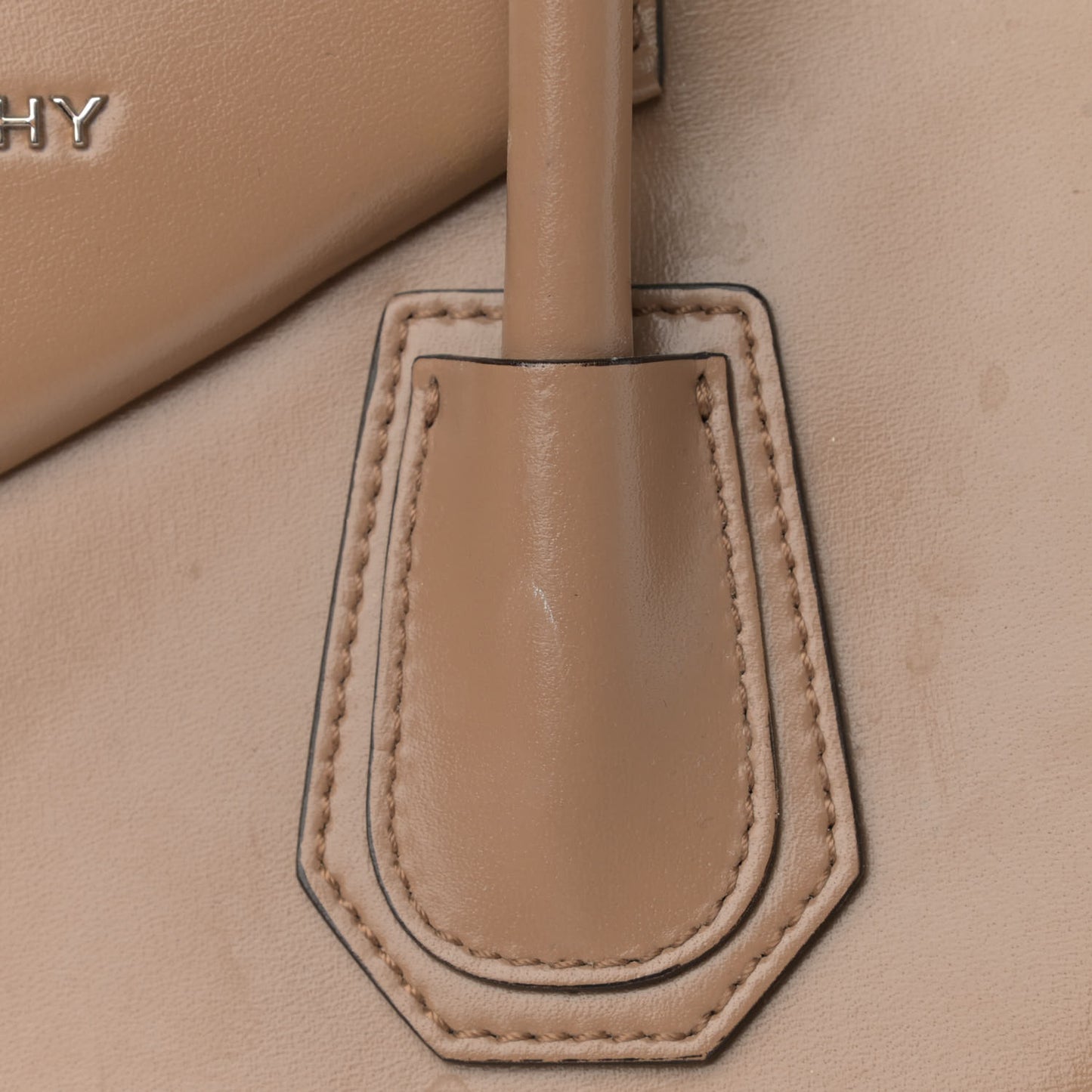 Shiny Lord Calfskin Medium Antigona Dark Beige