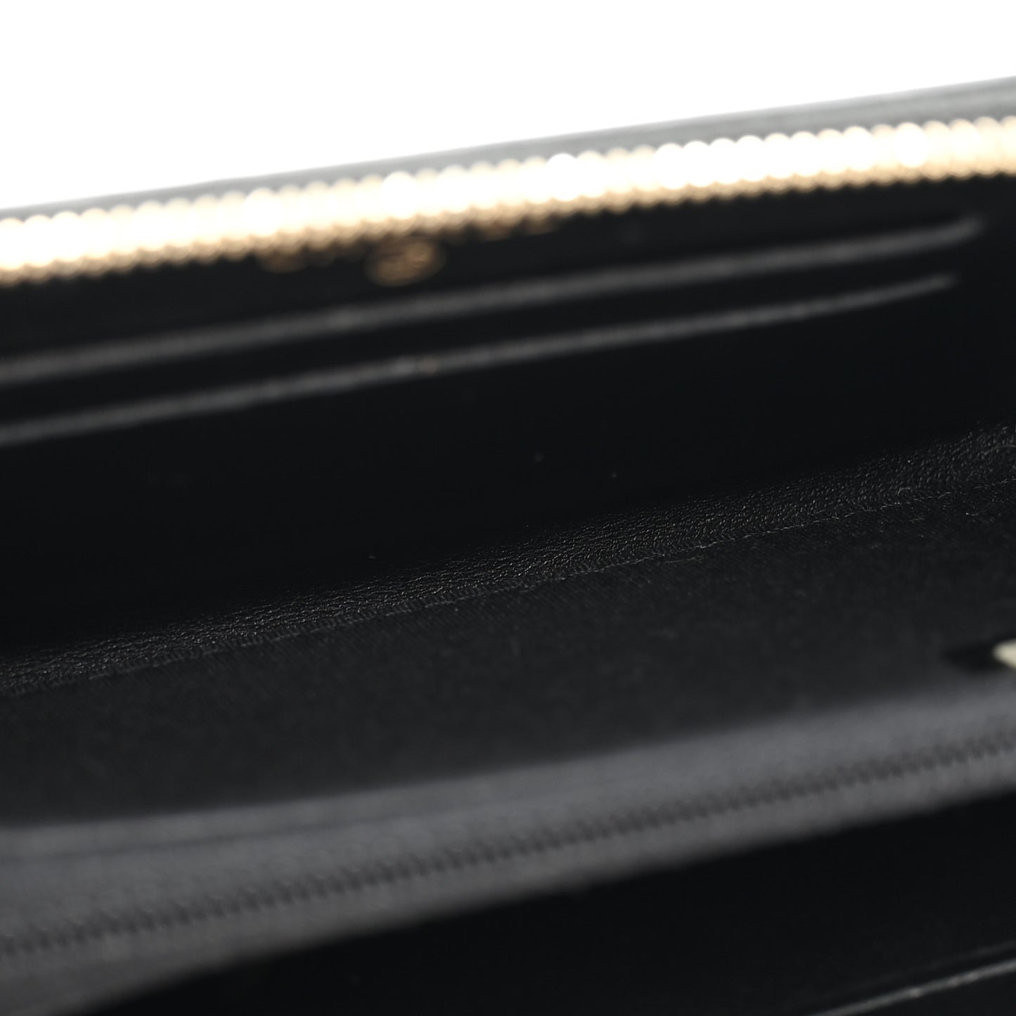 Caviar Quilted Medium Filigree Zip Around Wallet Black