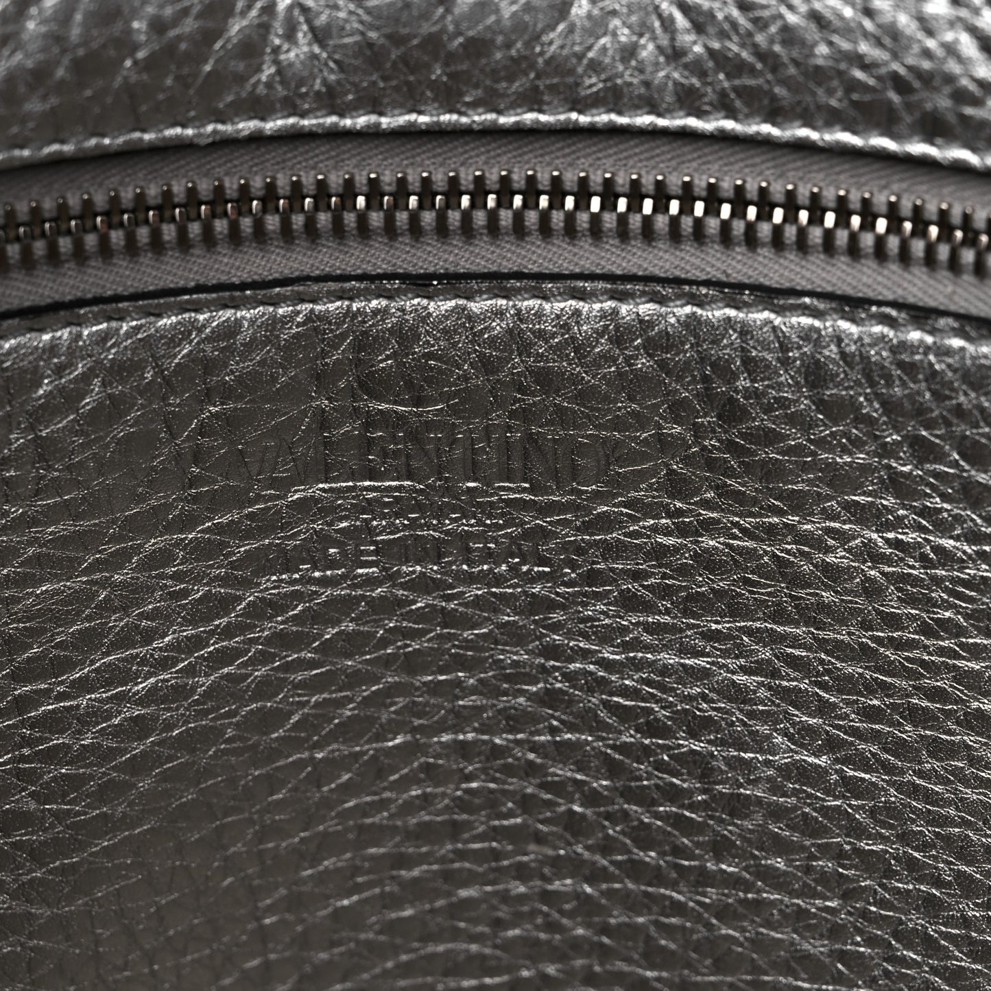 Metallic Pebbled Calfskin Small Rockstud Flip-Lock Messenger Bag Silver