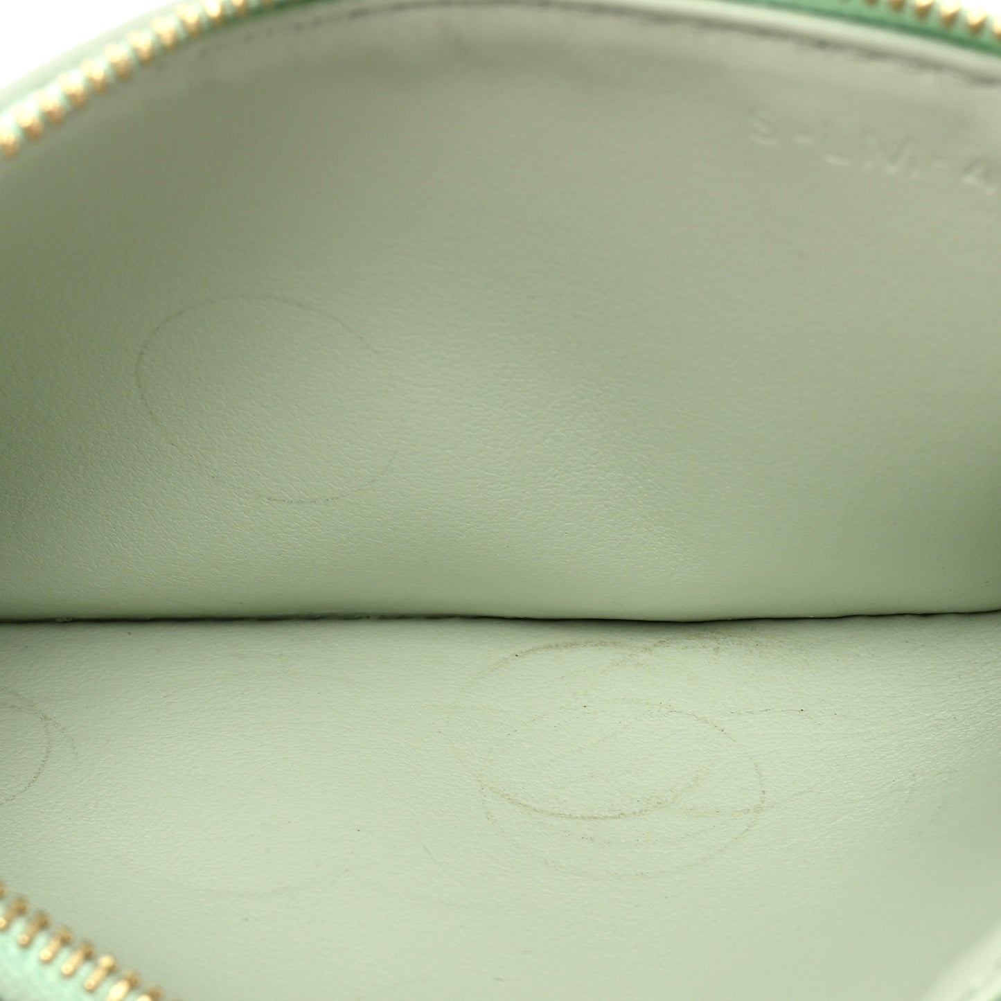 Grained Calfskin Zipped Card Holder Vert D'eau