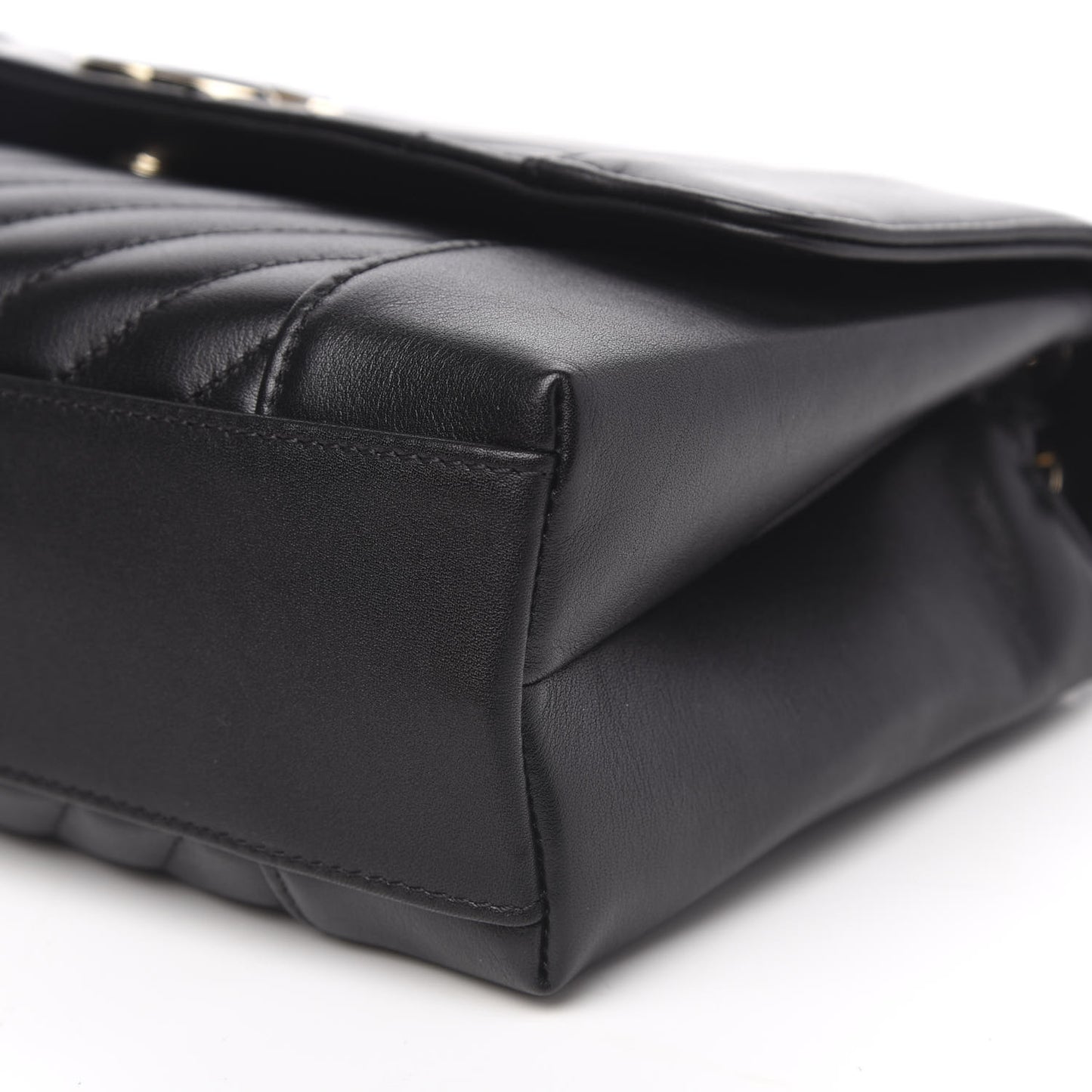 Calfskin Quilted Medium Daily Chevron Flap Black