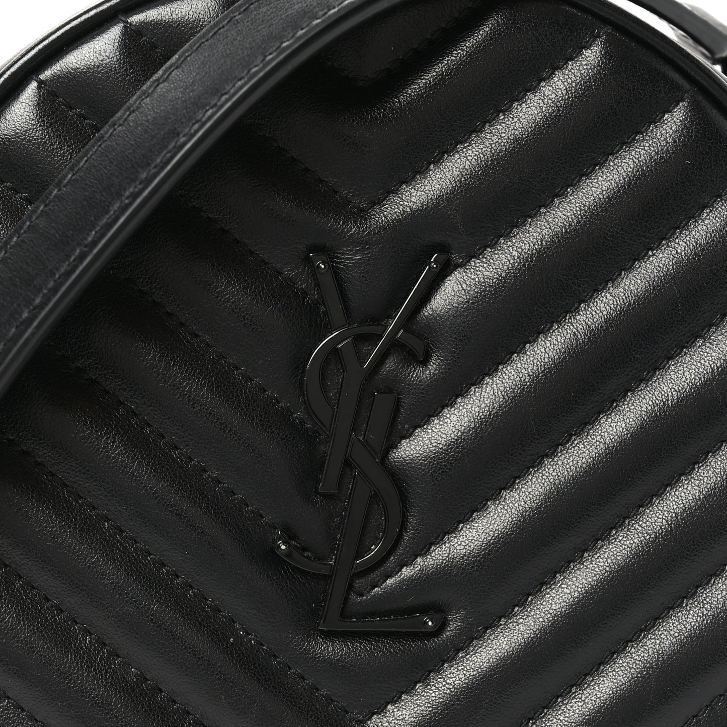 Calfskin Matelasse Chevron Round Vinyle Camera Bag Black