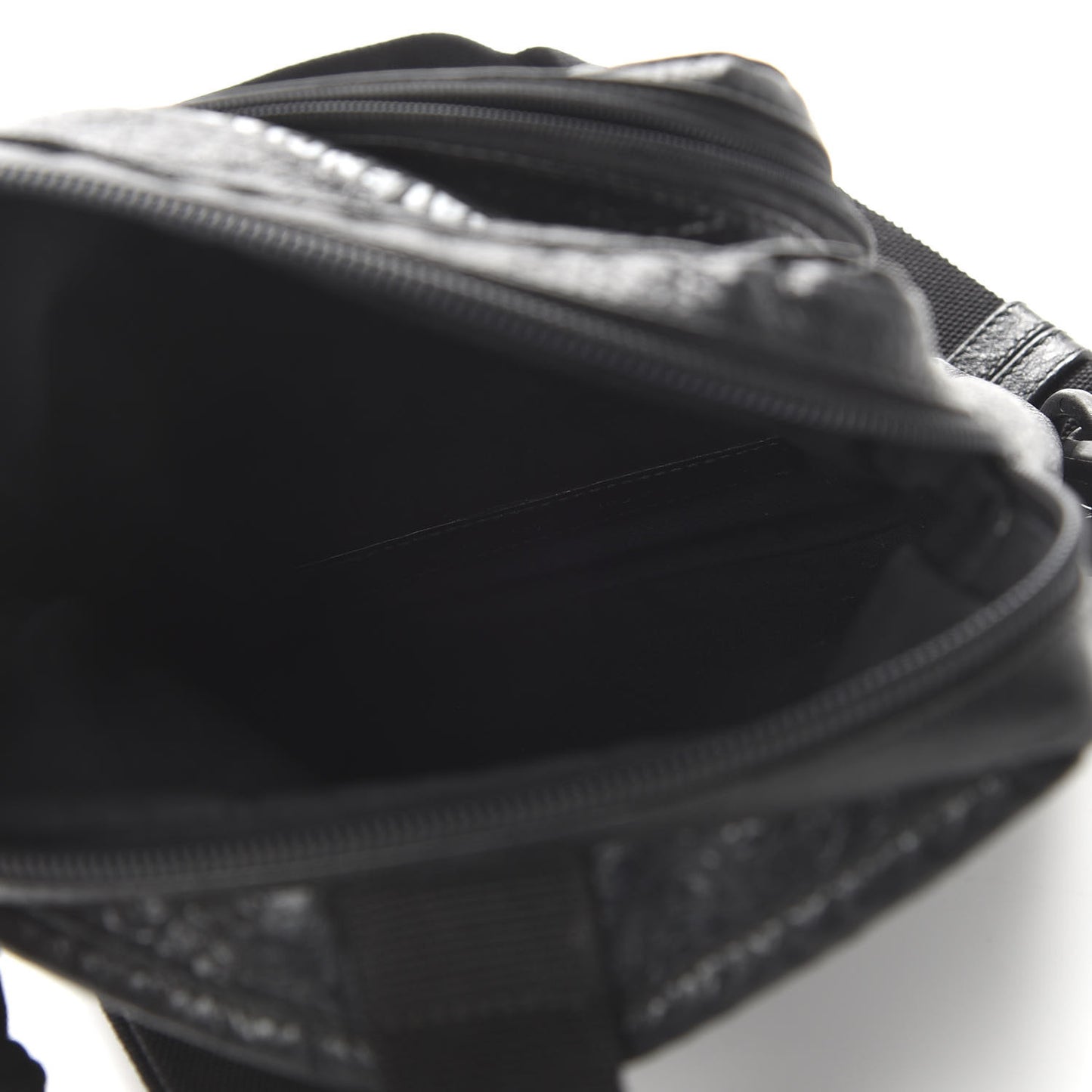 Agneau Explorer Crossbody Black