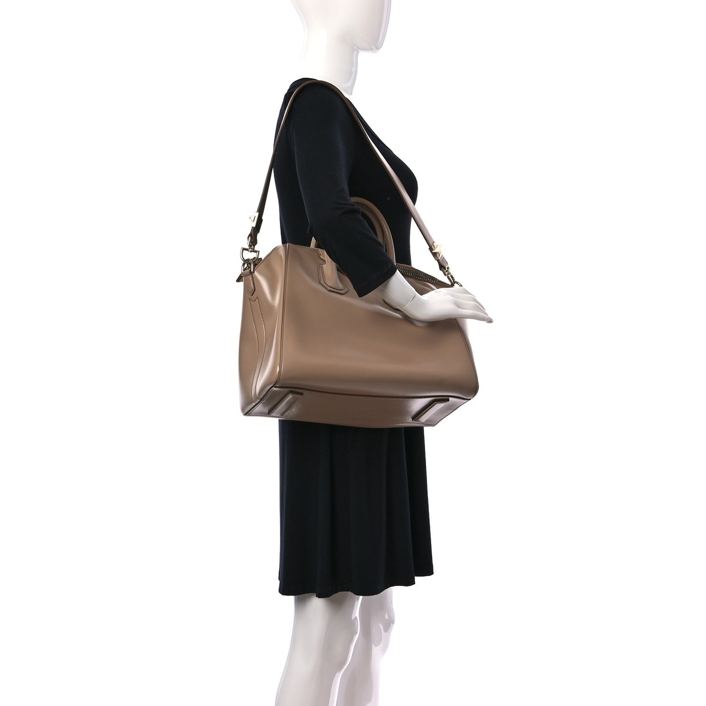 Shiny Lord Calfskin Medium Antigona Dark Beige