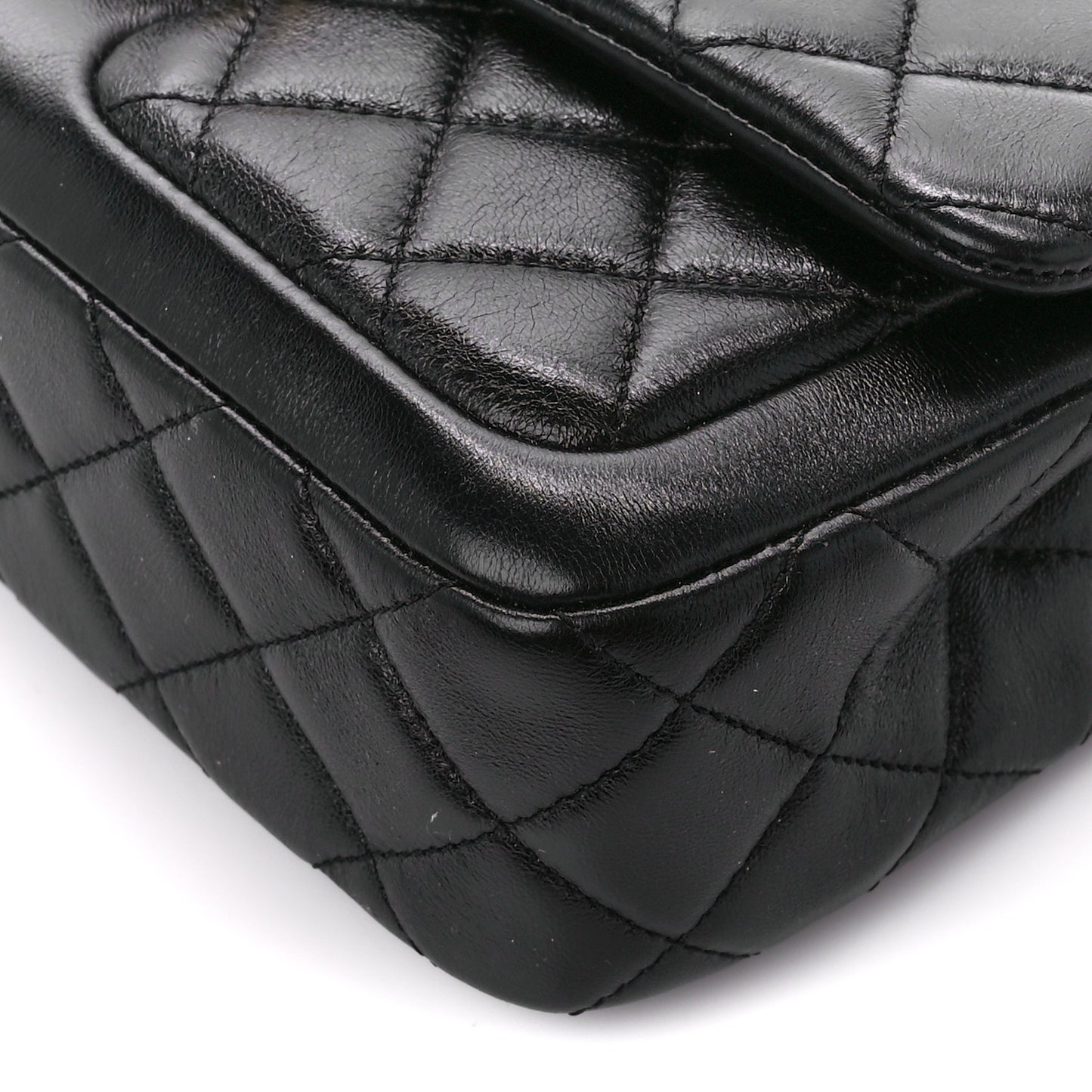 Shiny Lambskin Quilted Small Daily Friend Flap Black