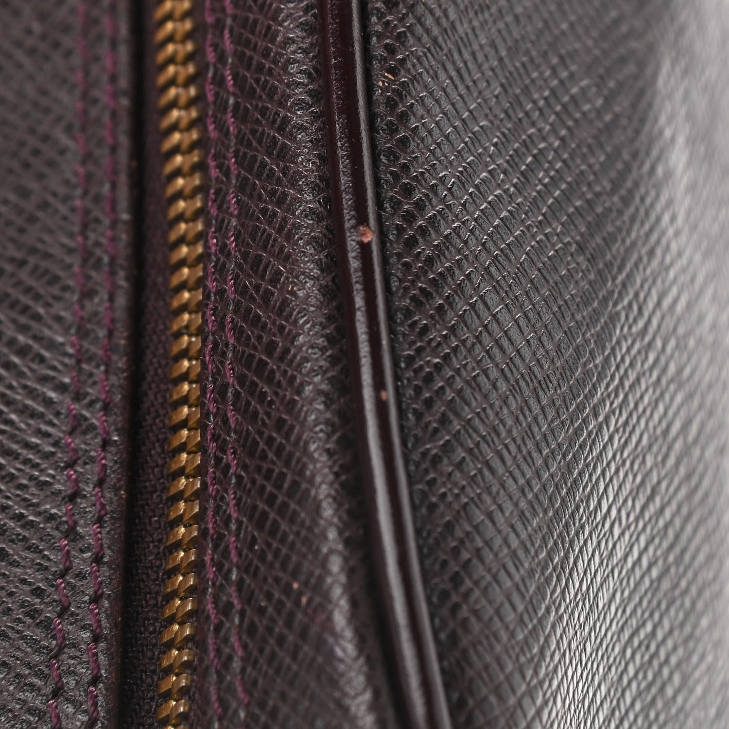 Louis Vuitton Taiga Reporter Messenger Acajou 12 of 14